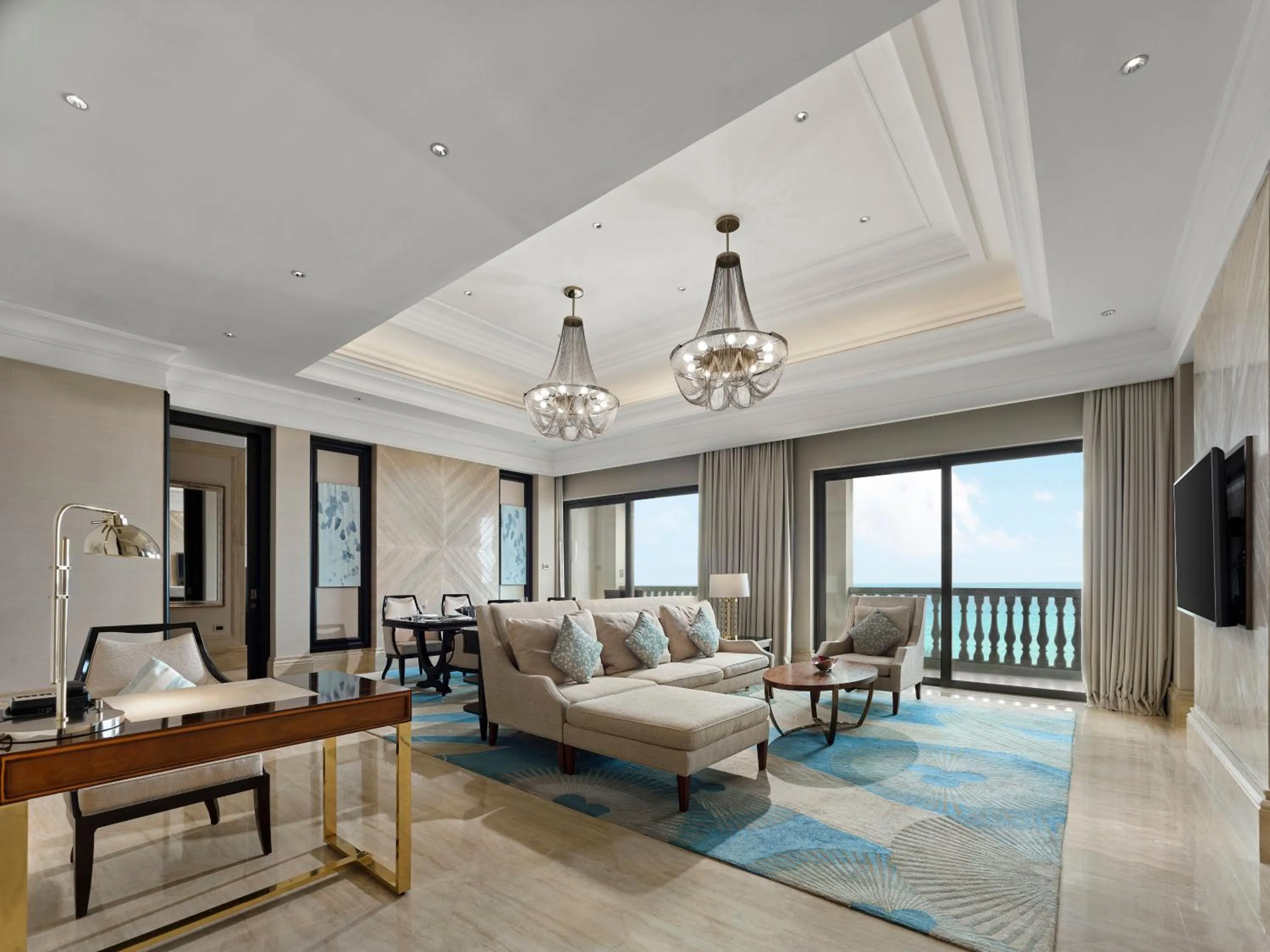 Premier Sea View Suite in Hilton Haikou Meilan