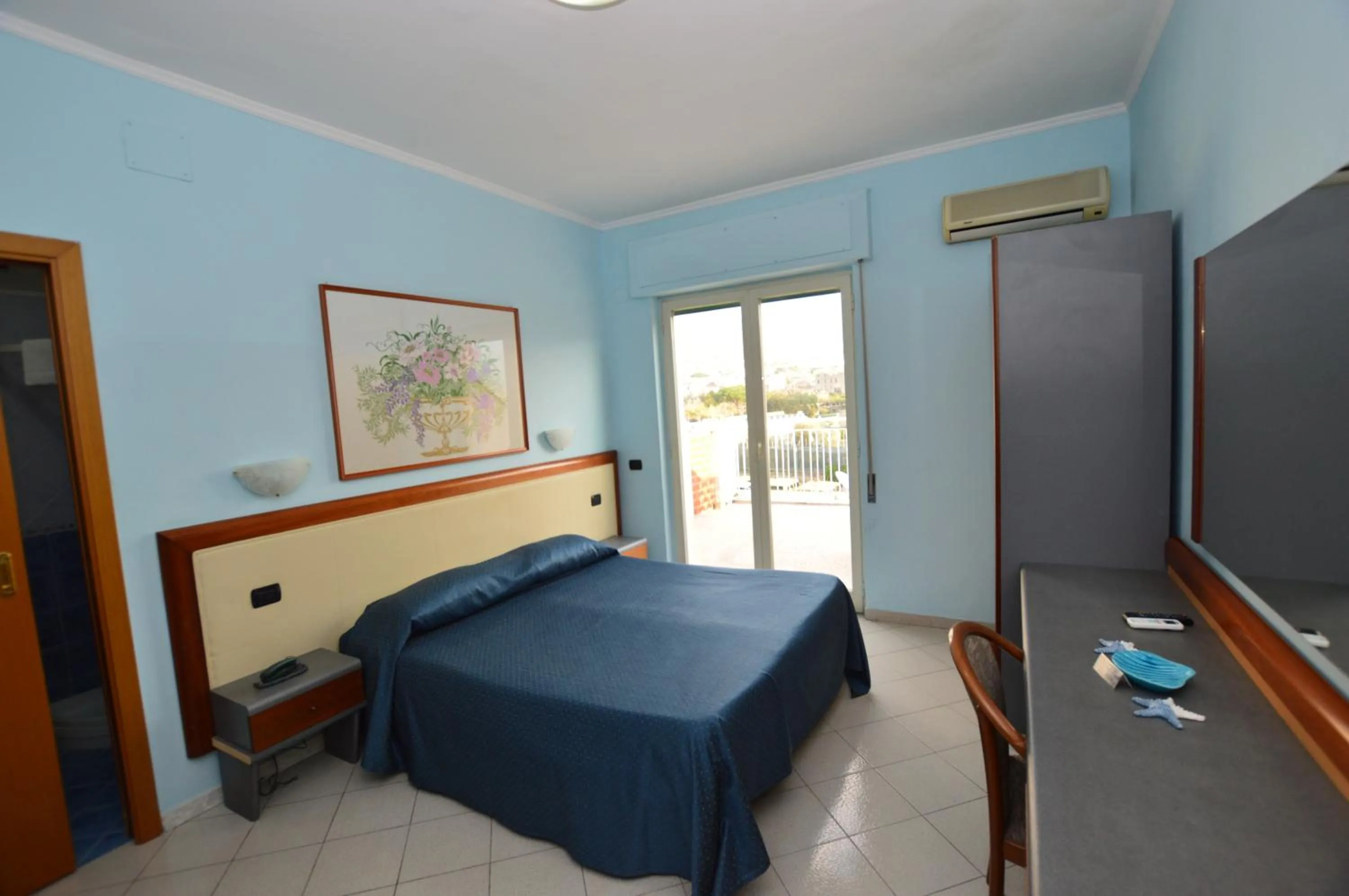 Standard Double or Twin Room with Balcony in Hotel Klein Wien