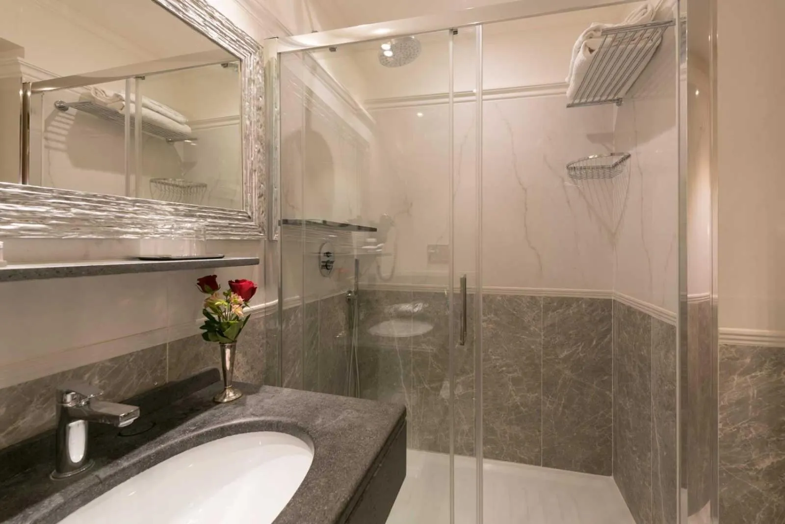 Junior Suite - Dependence, Via Leonina 11 in Duca d'Alba Hotel - Chateaux & Hotels Collection