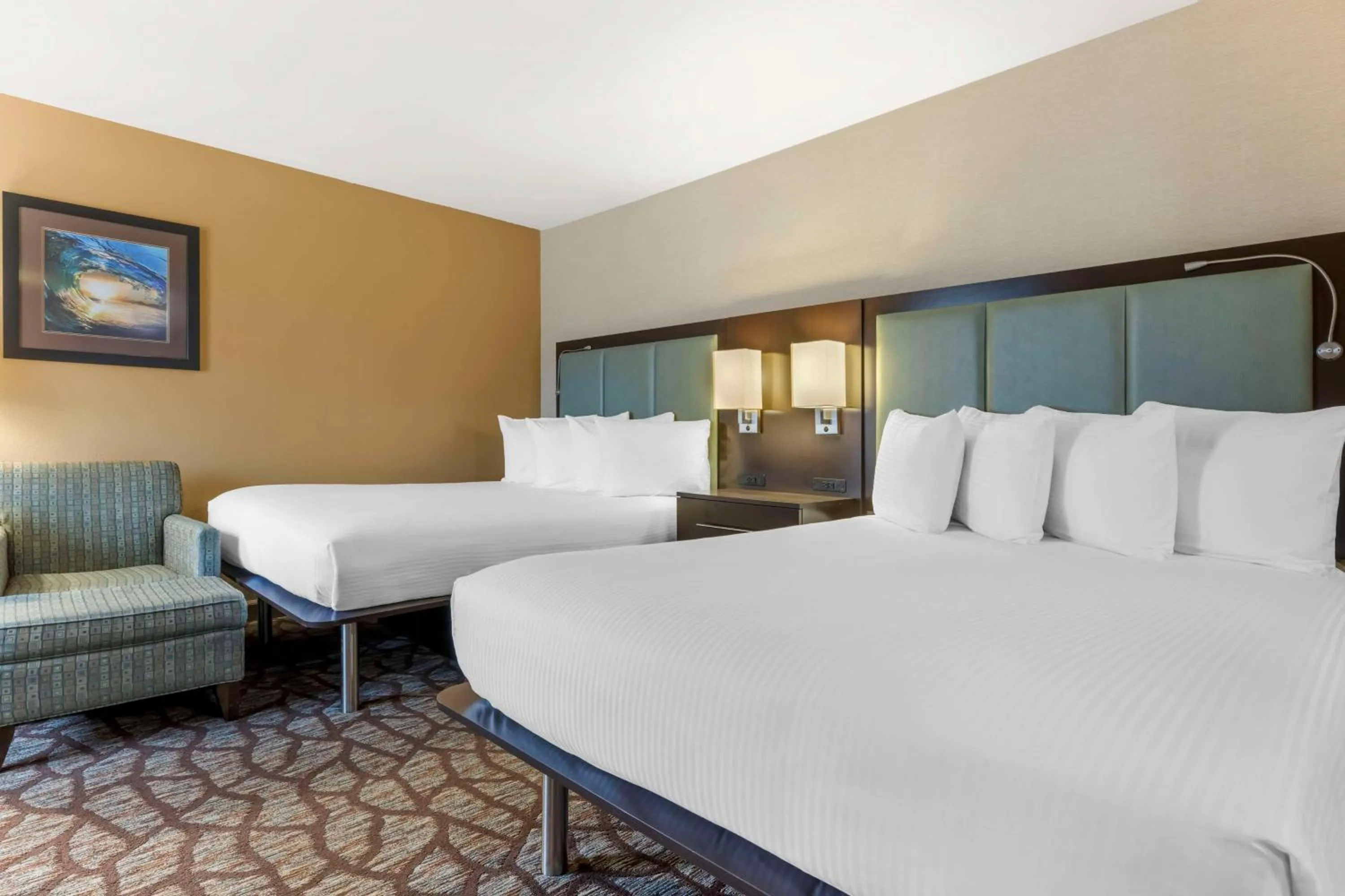 Queen Room with Two Queen Beds and Kitchenette in Best Western Plus Oceanside Palms