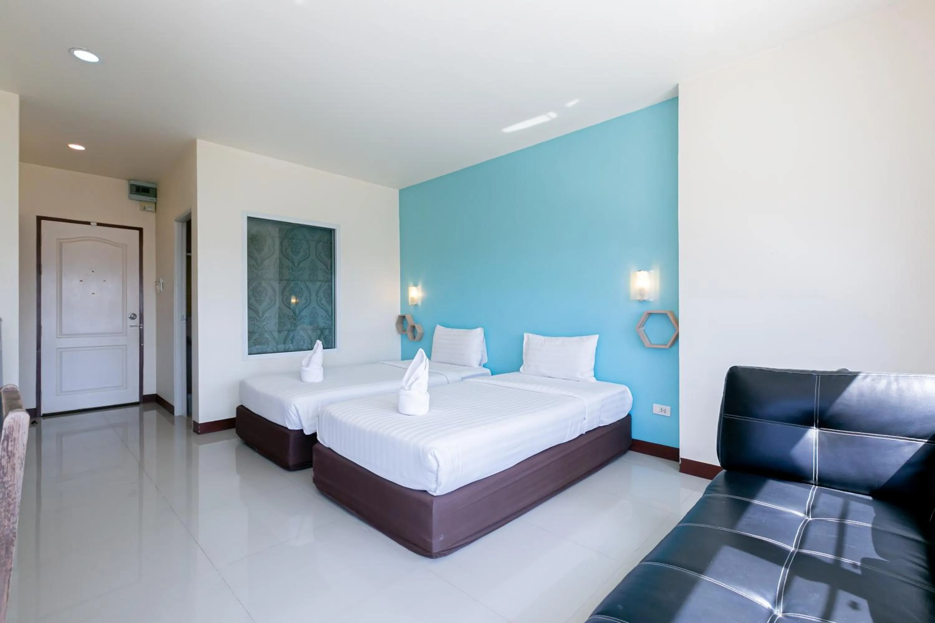 Deluxe Twin Room in Panwalee Hotel