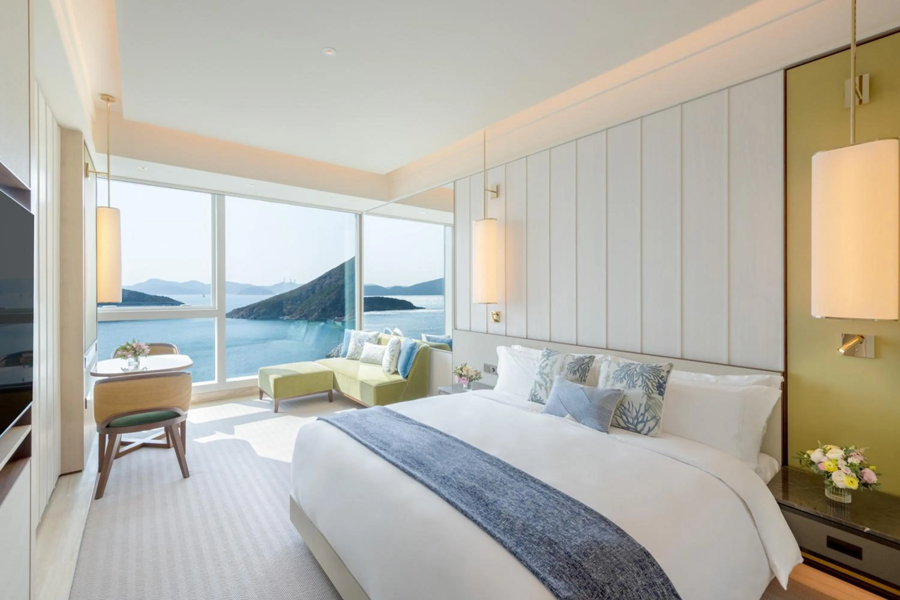 Oceanfront King Room in The Fullerton Ocean Park Hotel Hong Kong