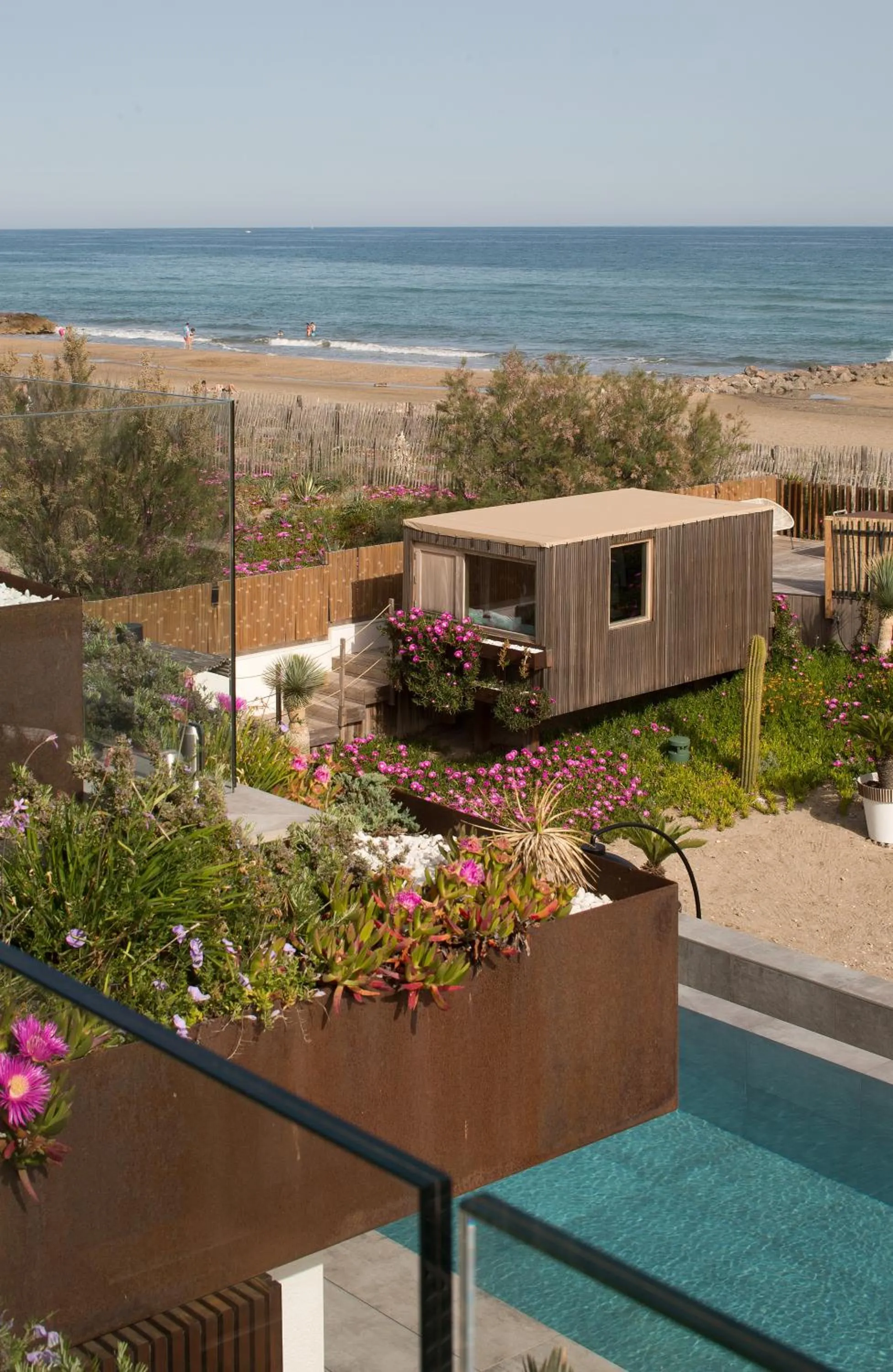 Bungalow - single occupancy - Beach Front (external bathroom) in Villa Miramar Frontignan