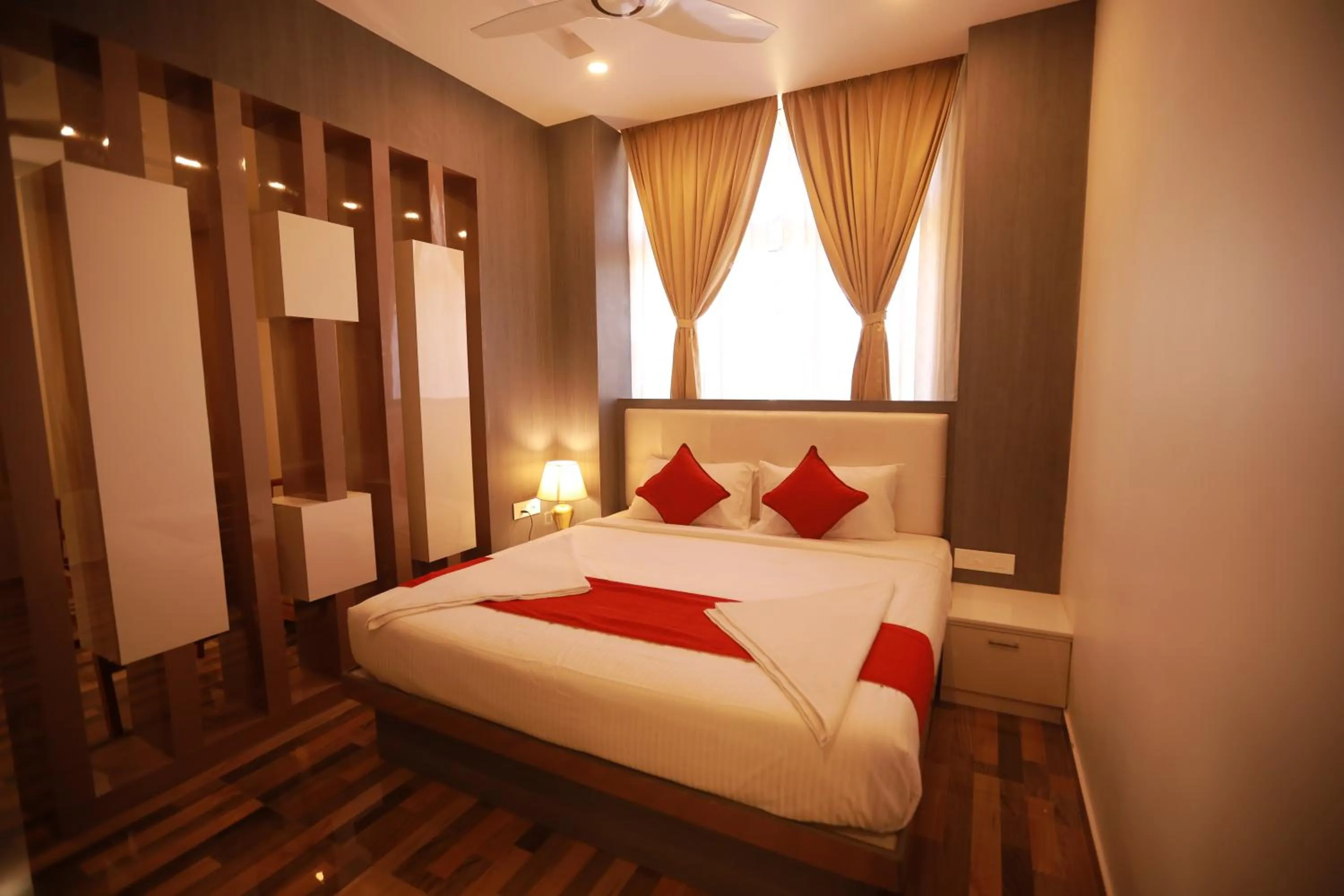 Deluxe King Suite in Sree Bharat Residency