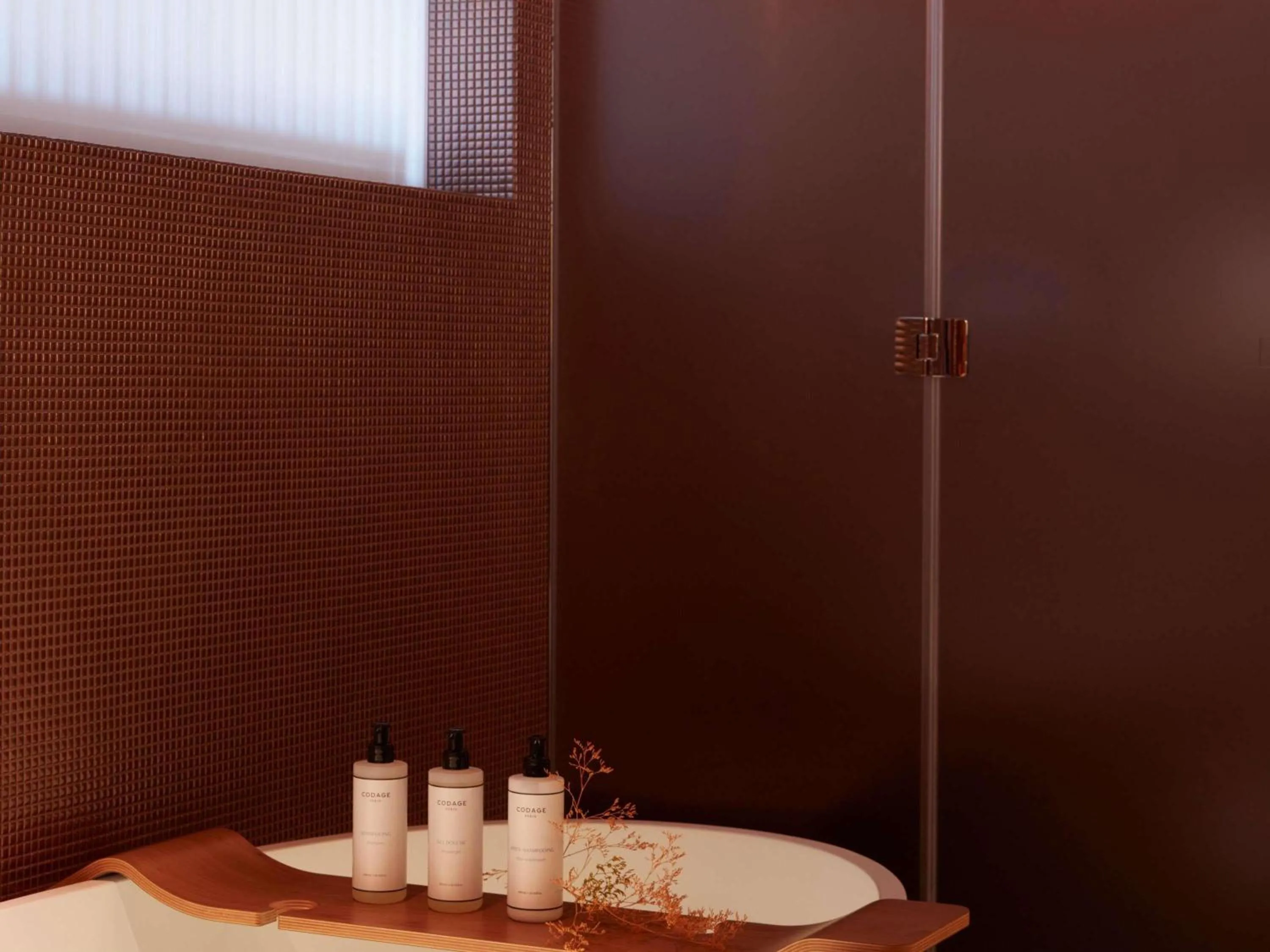 L'Atelier Seine Corner Suite -  River Seine and Eiffel Tower view in SO/ Paris Hotel