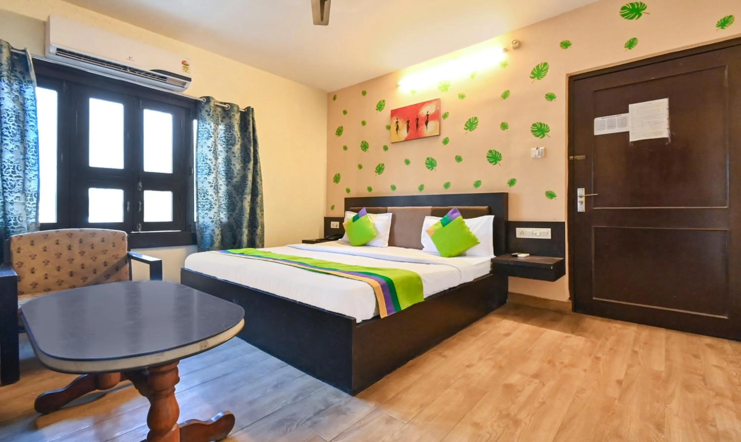 Standard Double Room - single occupancy in Treebo Siddharth