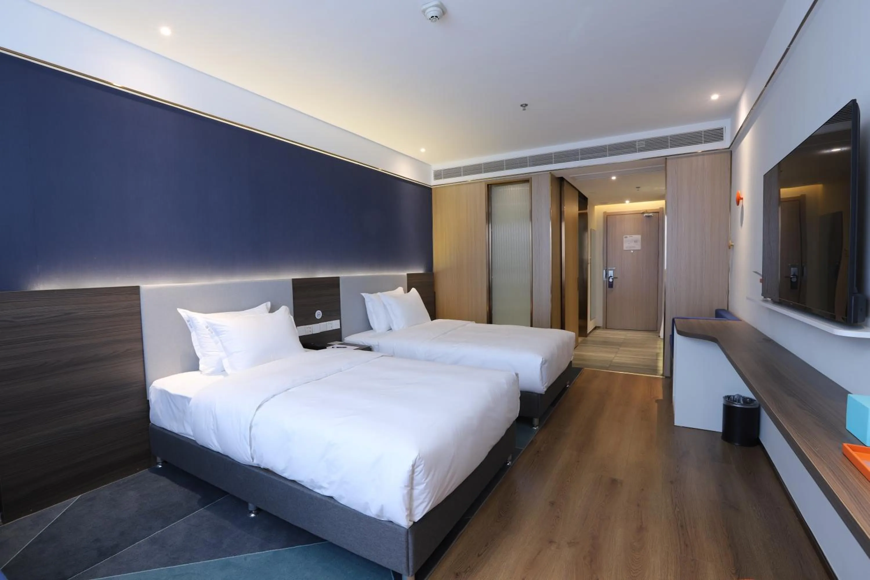 Standard Twin Room in Holiday Inn Express Hengshui Railway Station by IHG