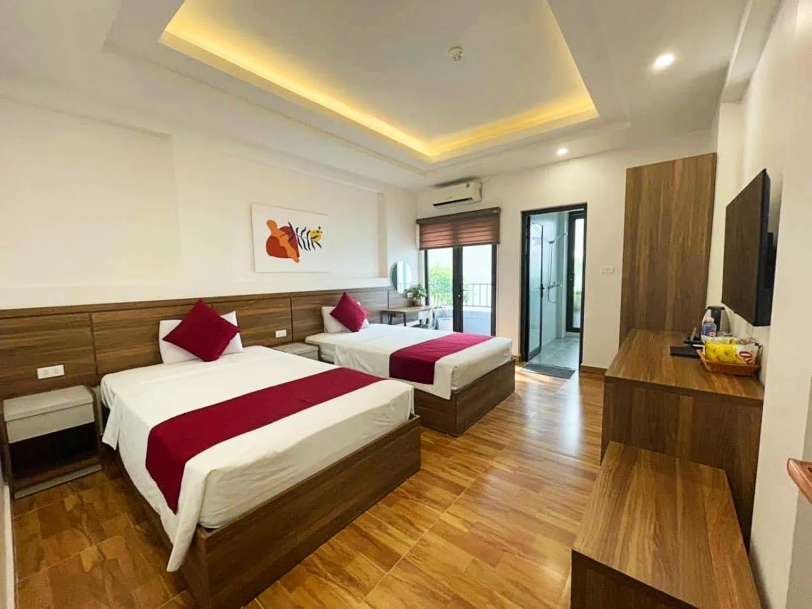 Two-Bedroom Suite in Bai Chay Panda Hotel