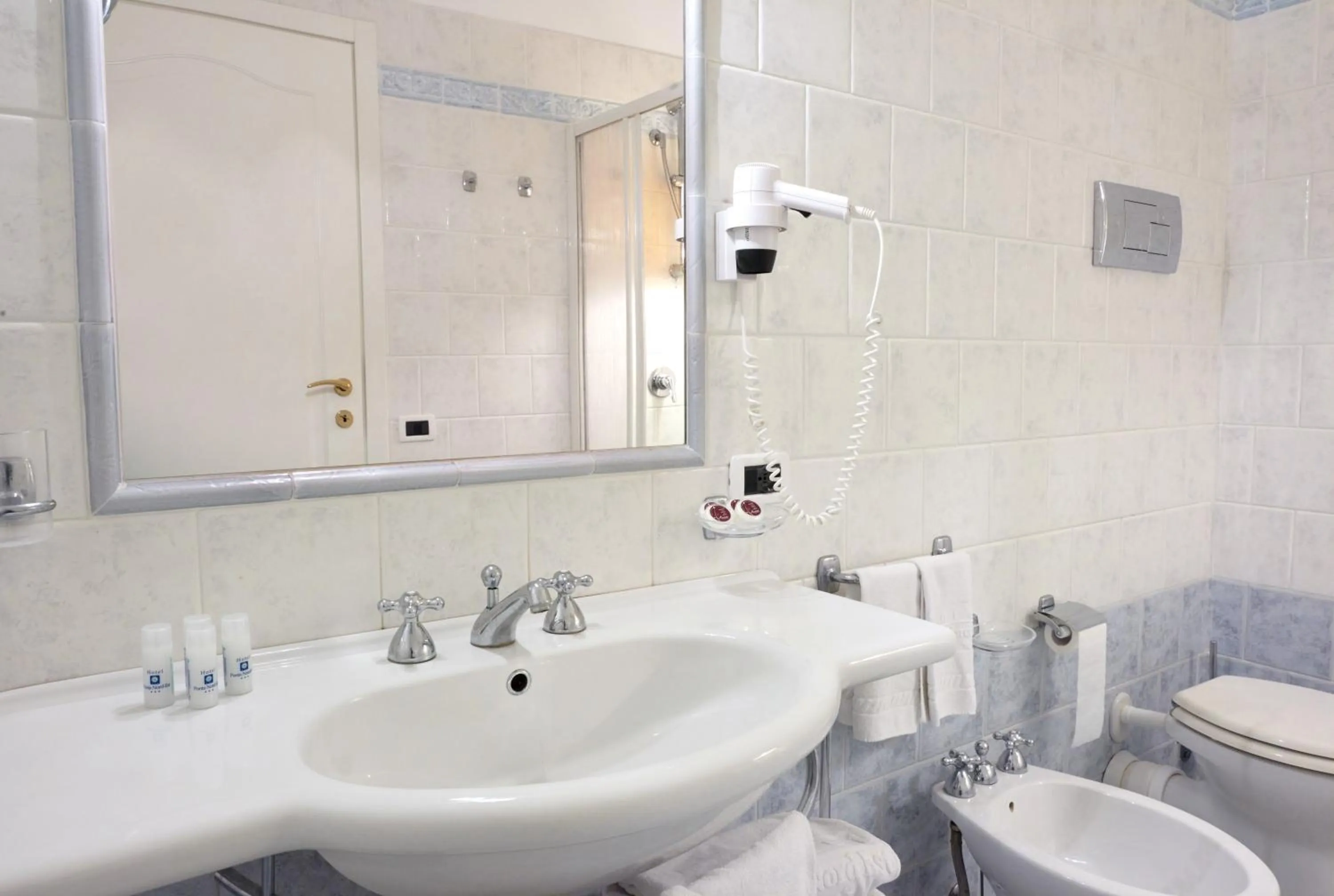 Junior Suite with Sea View (4 Adults) in Hotel Punta Nord Est