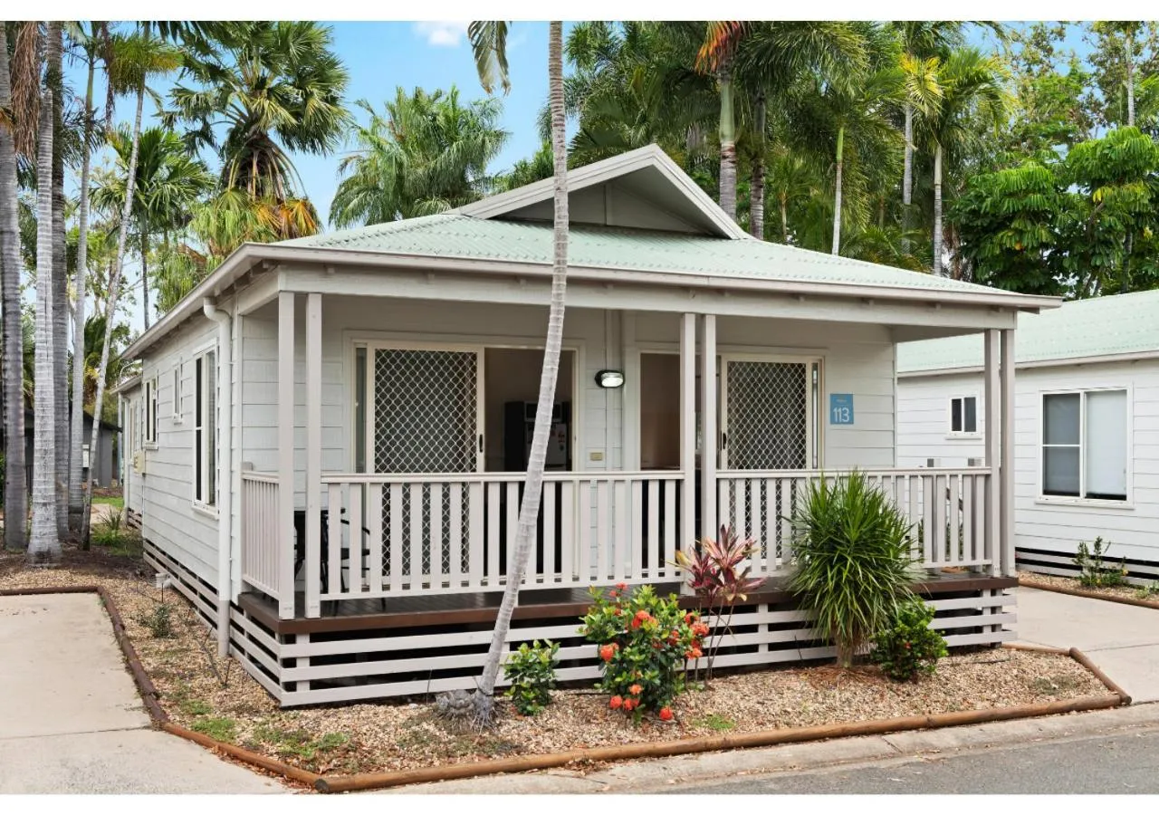 Deluxe 2 Bedroom Cabin in Discovery Parks - Rockhampton
