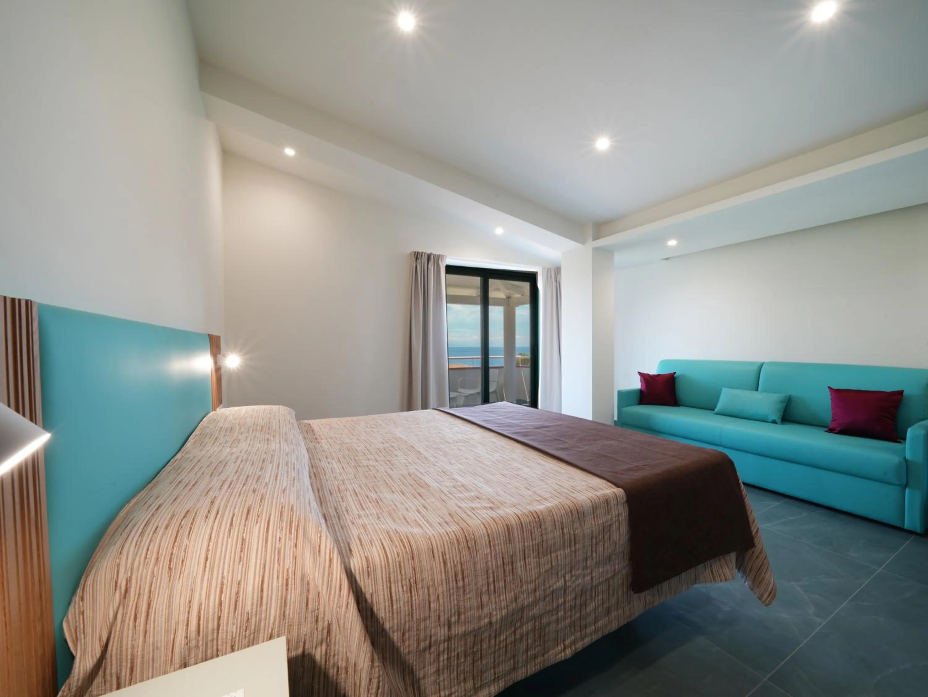 Hotel MARINELLA parking wi-fi spiaggia attrezzata