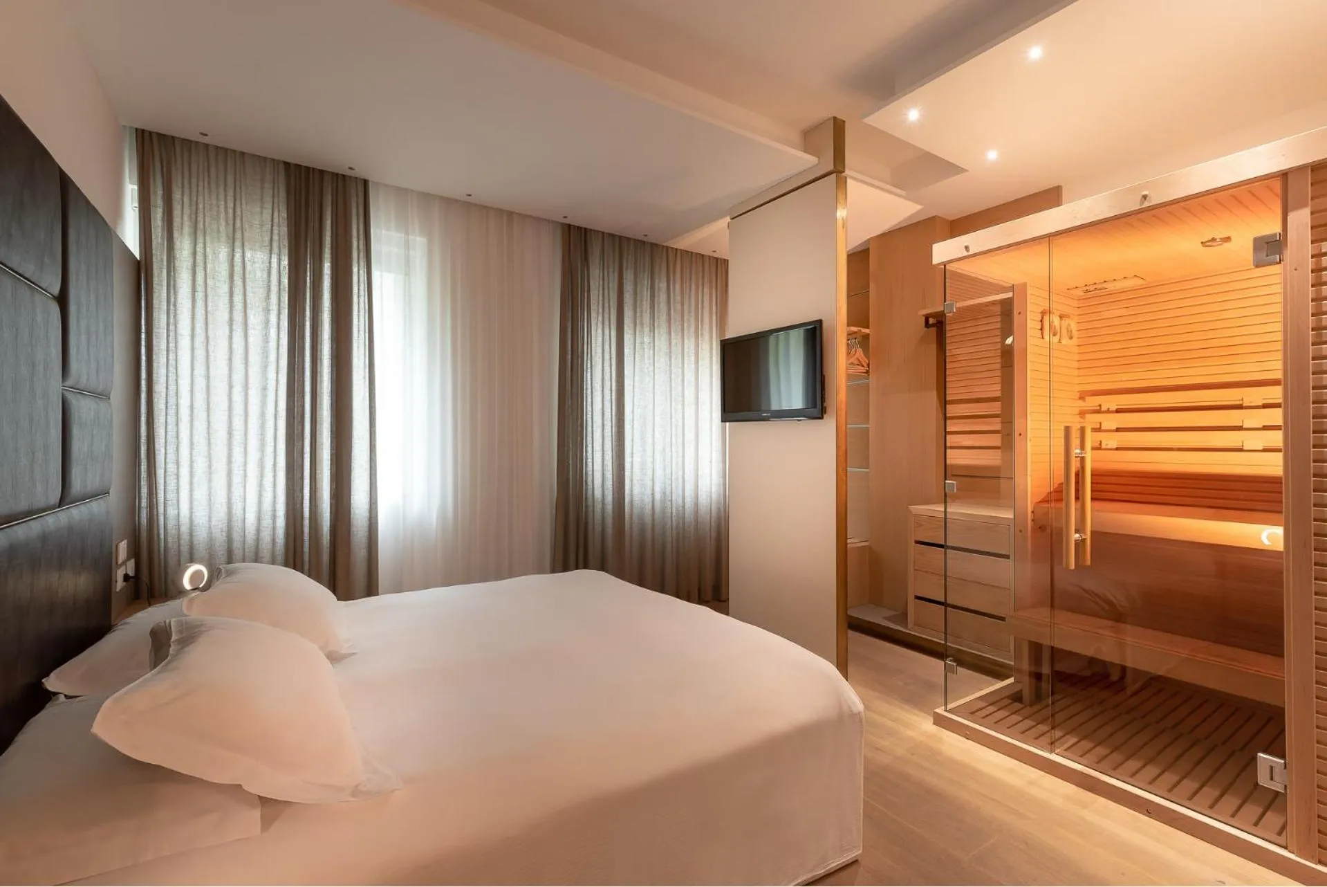 Junior Suite with Sauna in Hotel Polo