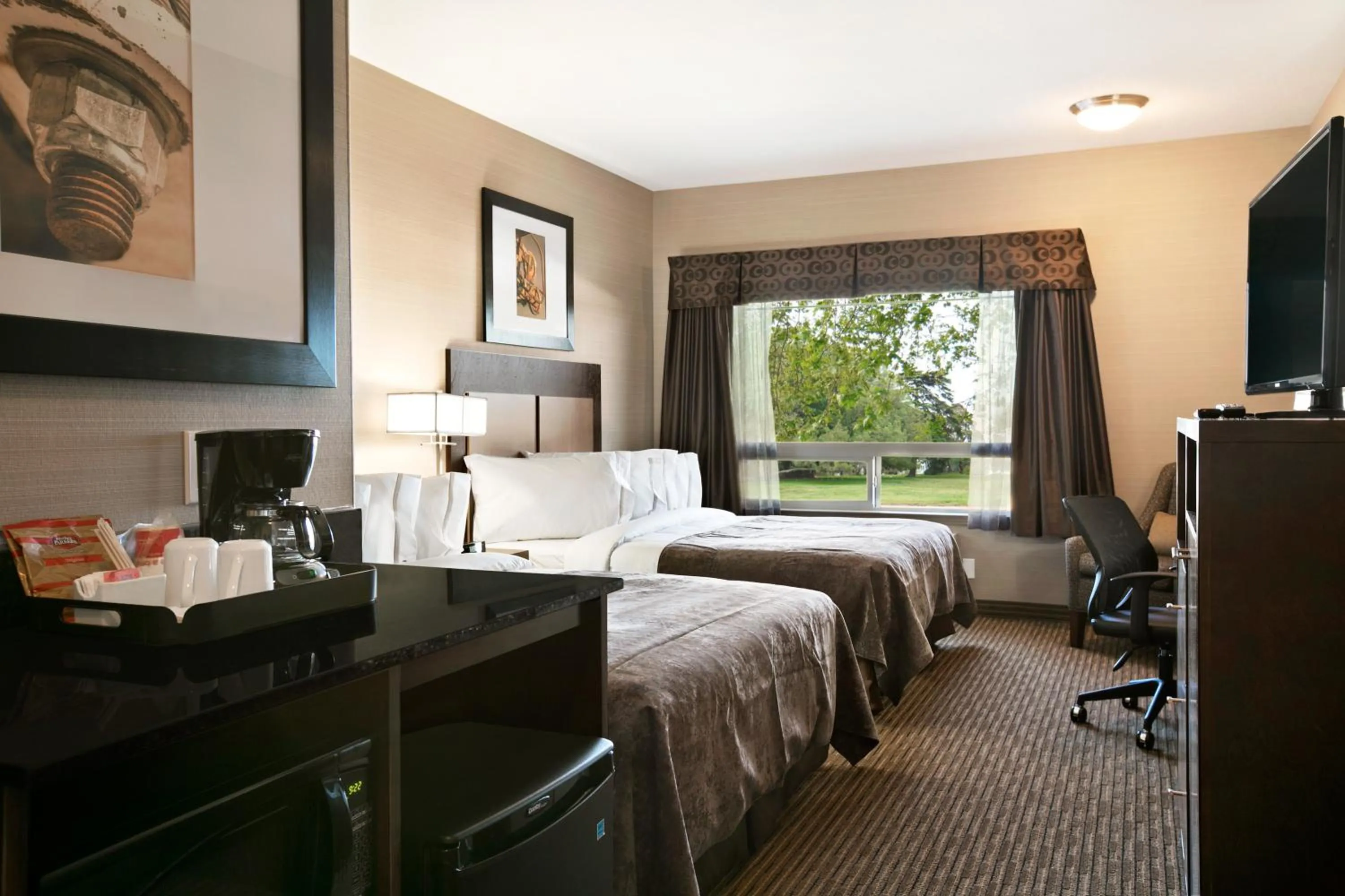 Queen Studio with Two Queen Beds - Non-Smoking in Ramada by Wyndham Conklin