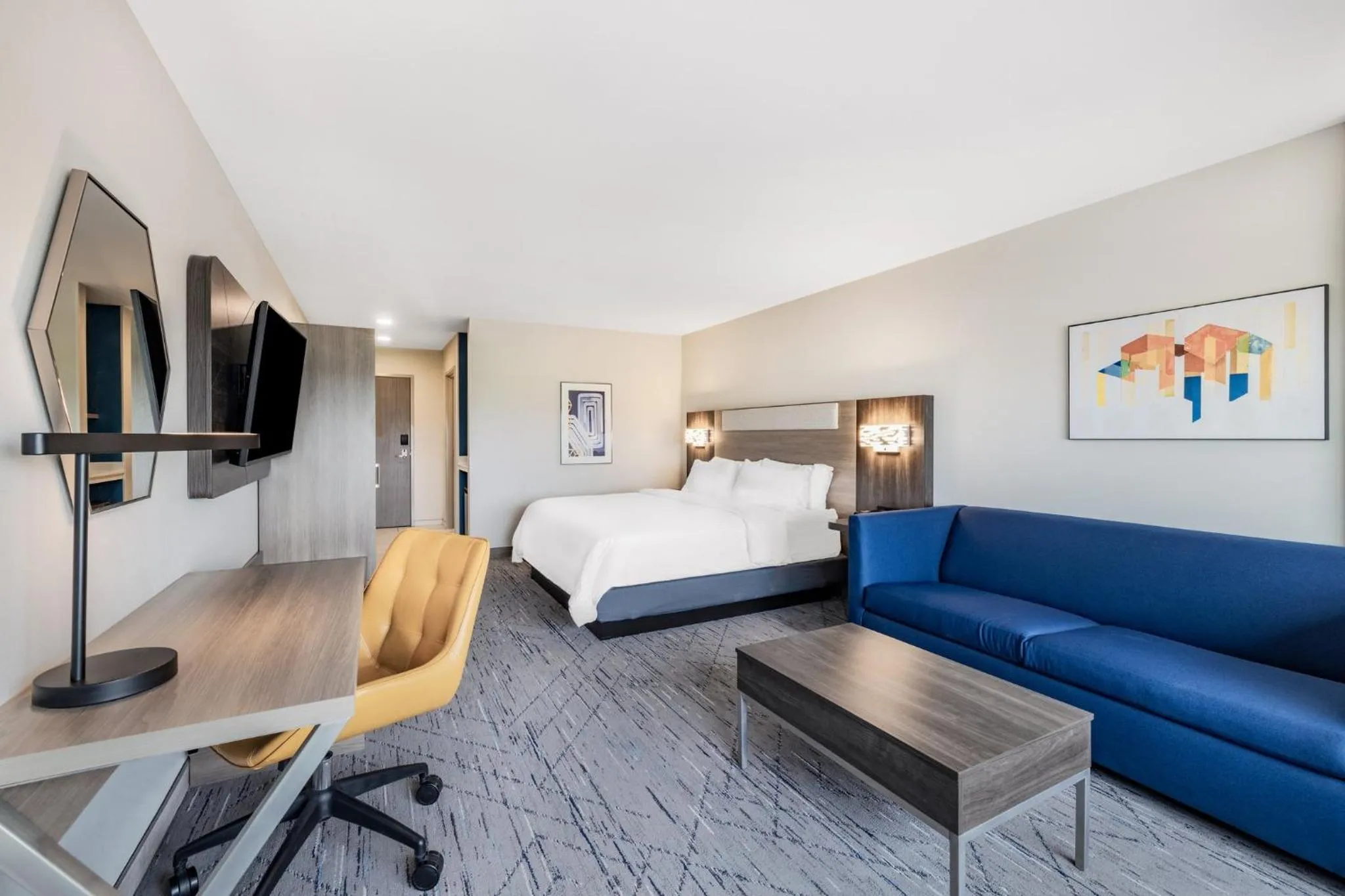 King Suite with Roll-In Shower - Disability Access/Non-Smoking in Holiday Inn Express & Suites - Nephi by IHG