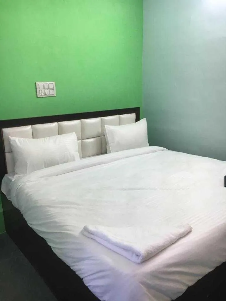 Classic Triple Room - single occupancy in Hotel O The Limestone