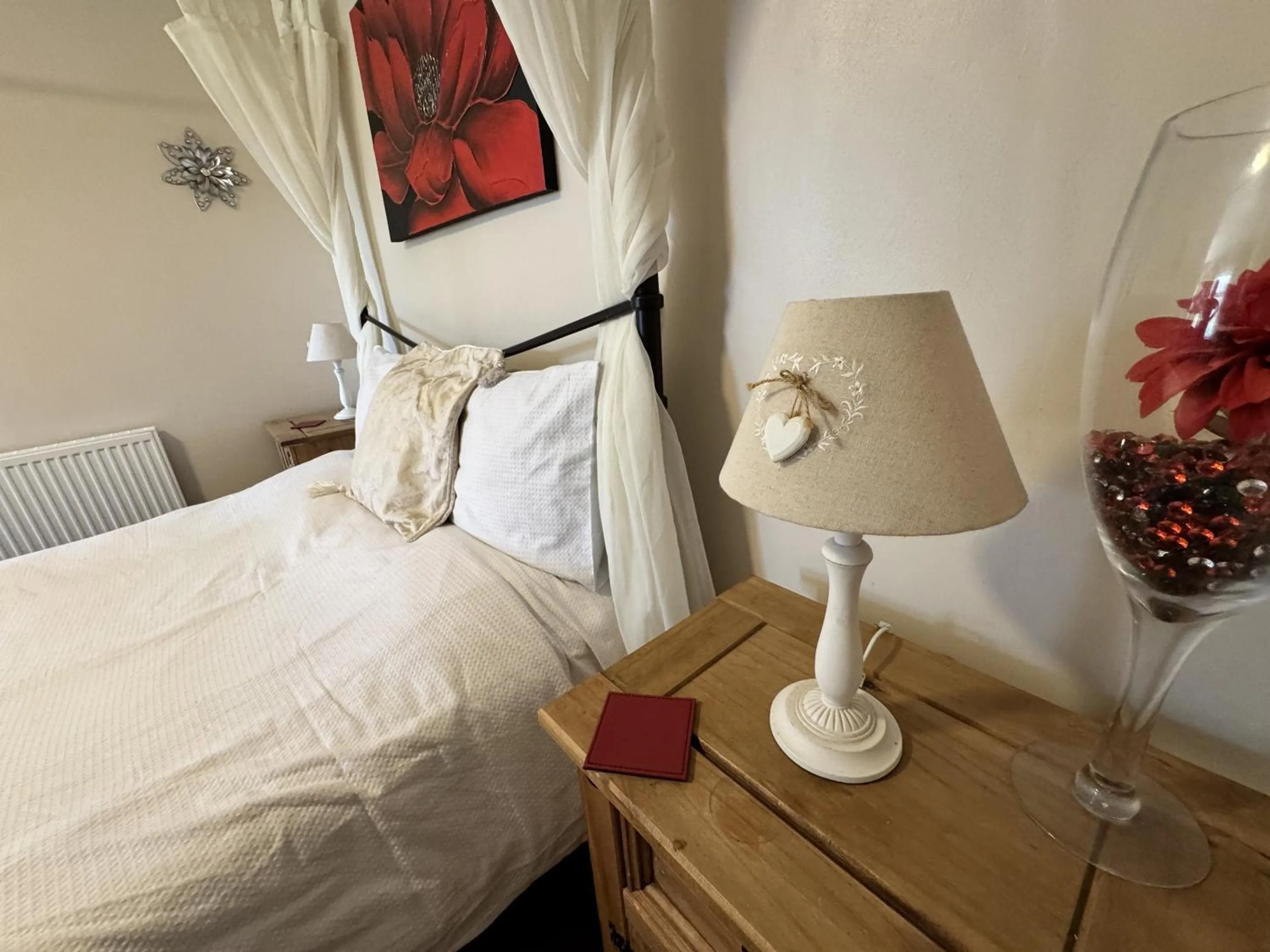 Budget Double Room in The Kings Head inn