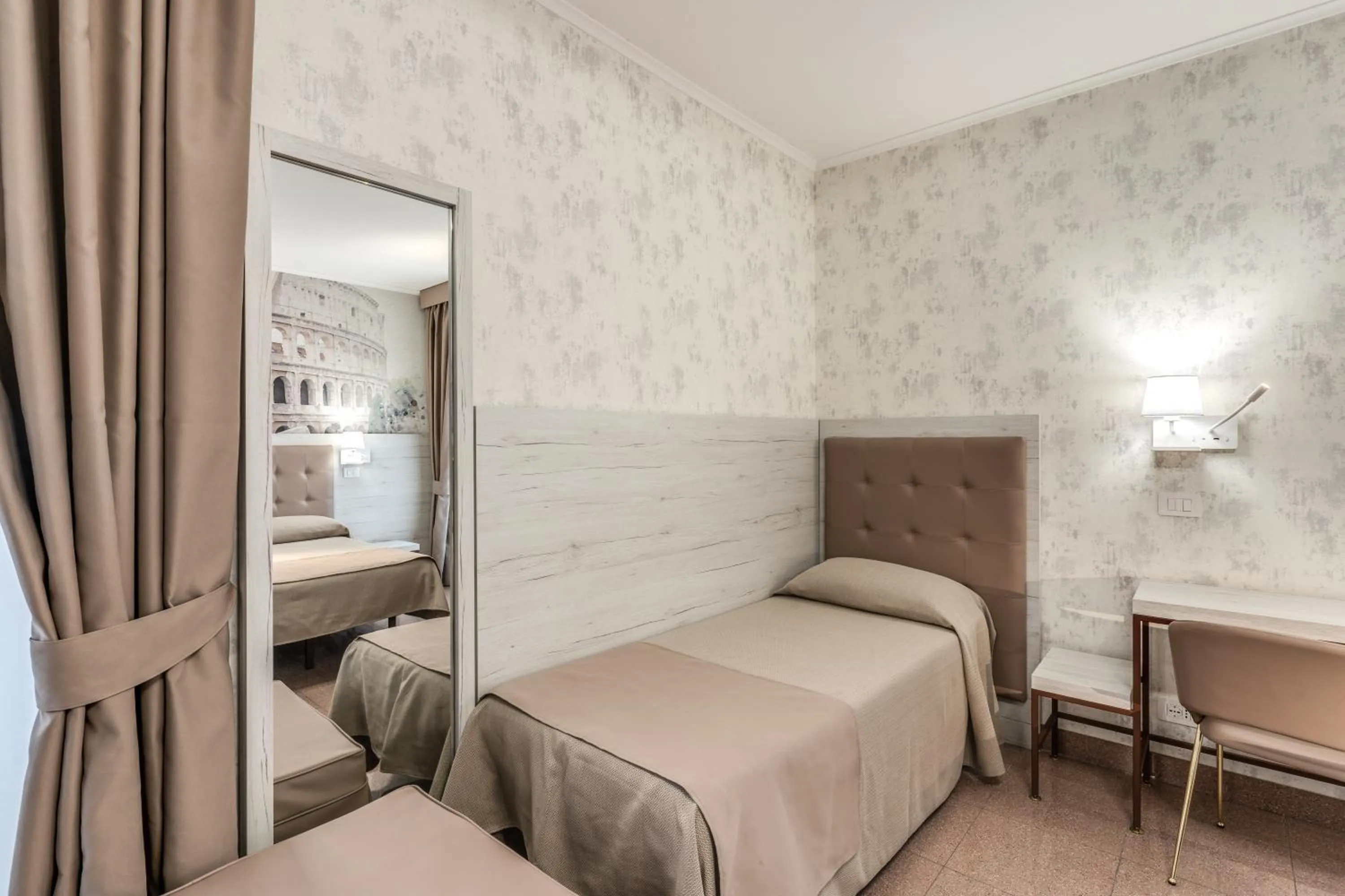 Superior Single Room in Hotel Milo