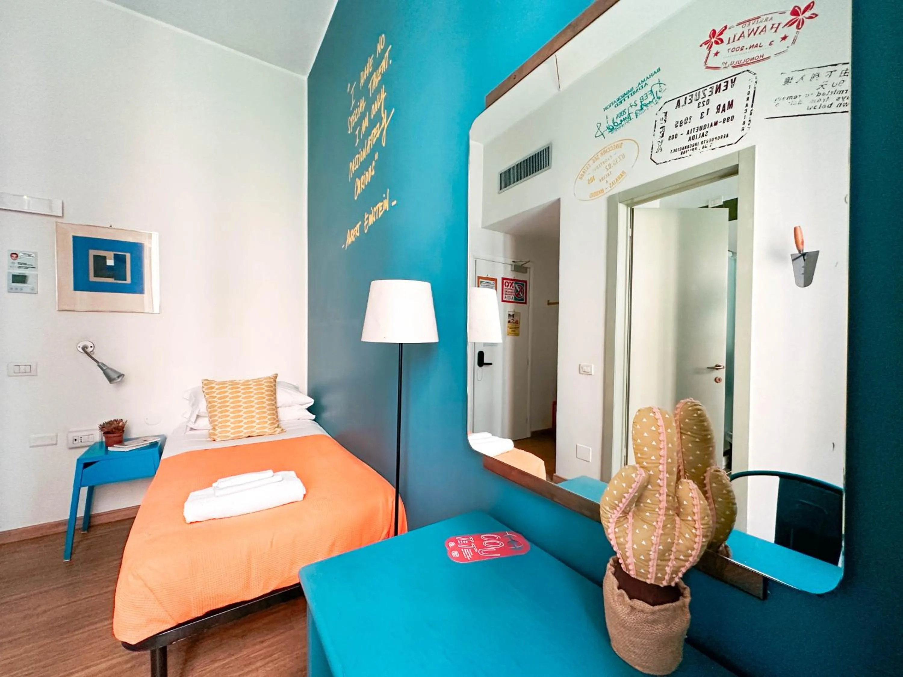 Single Room with Private Bathroom in Ostello Bello Milano Centrale