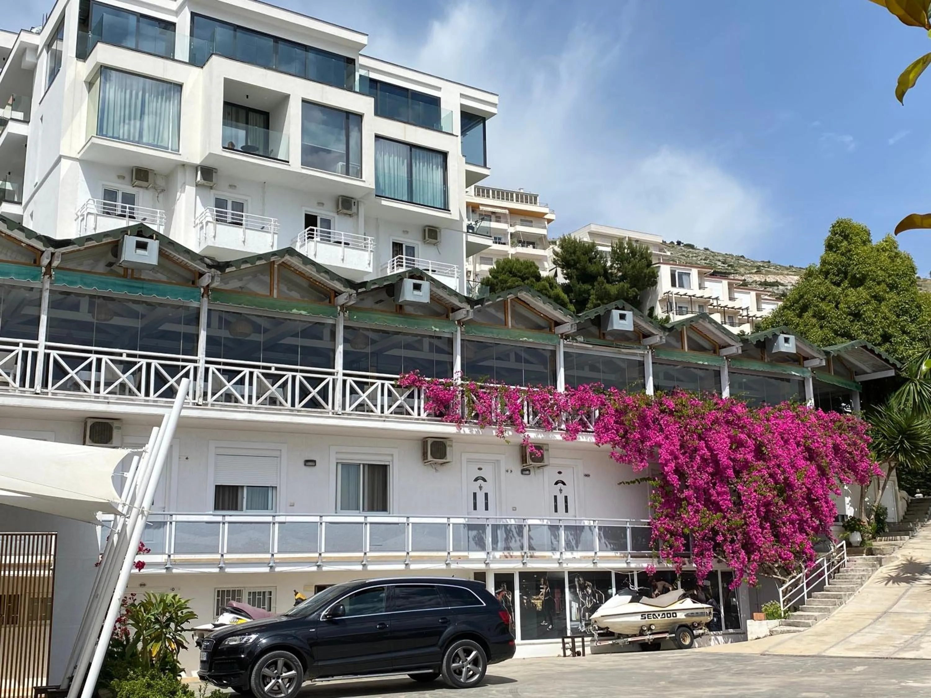 Quadruple Room with Shared Balcony in Hotel Nertili