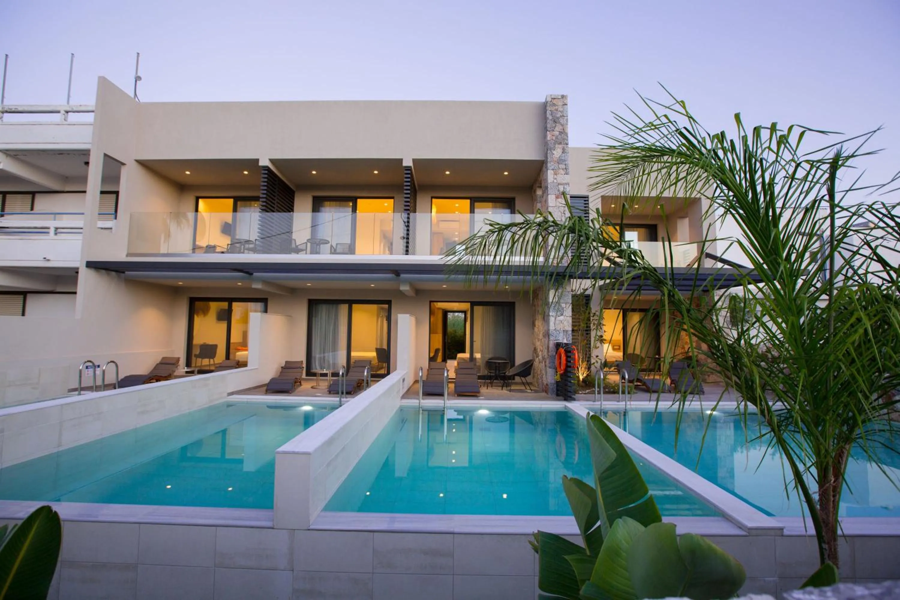 Suite with Private Pool in DeLight Luxury Rooms