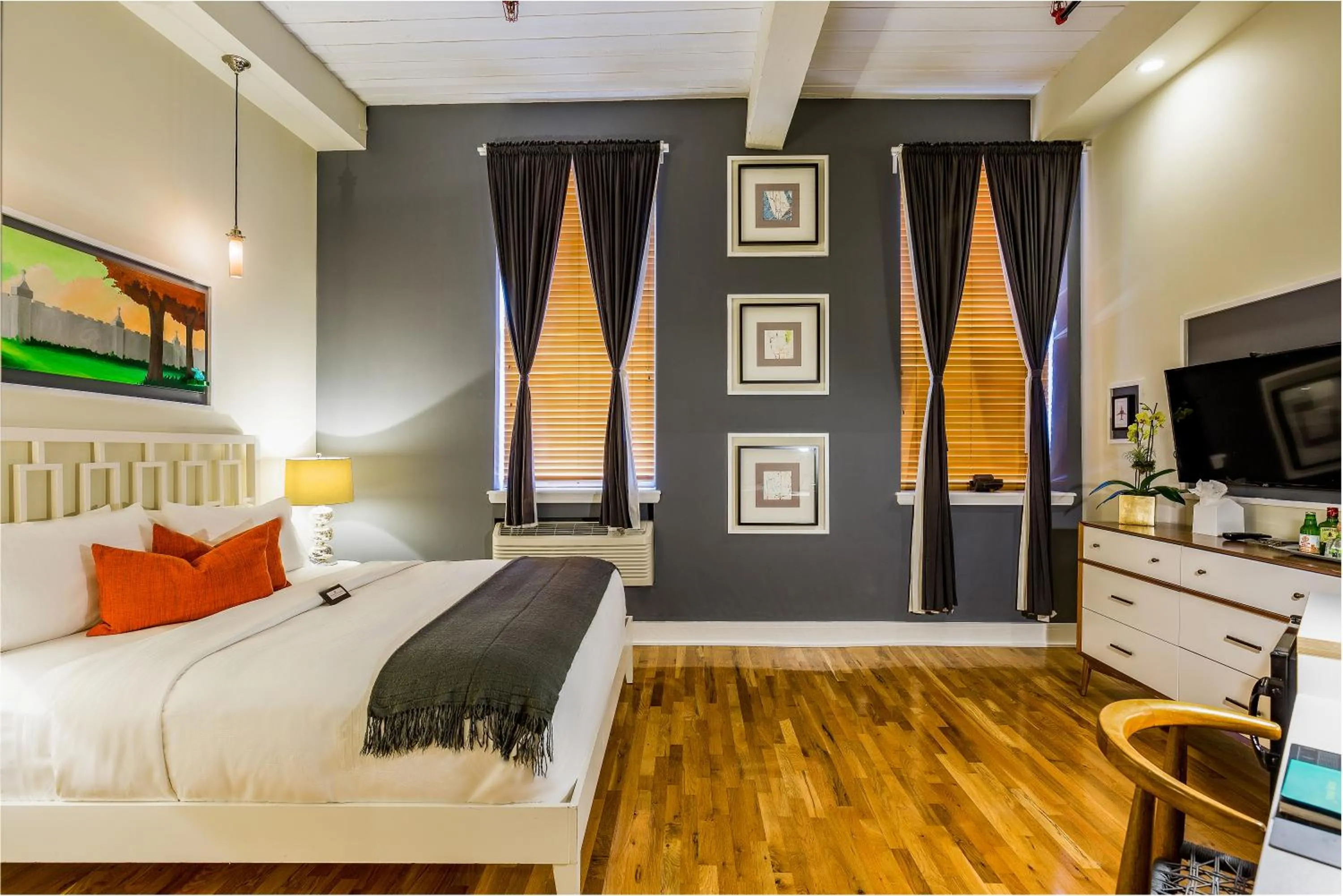 Studio Loft in Henry Norman Hotel