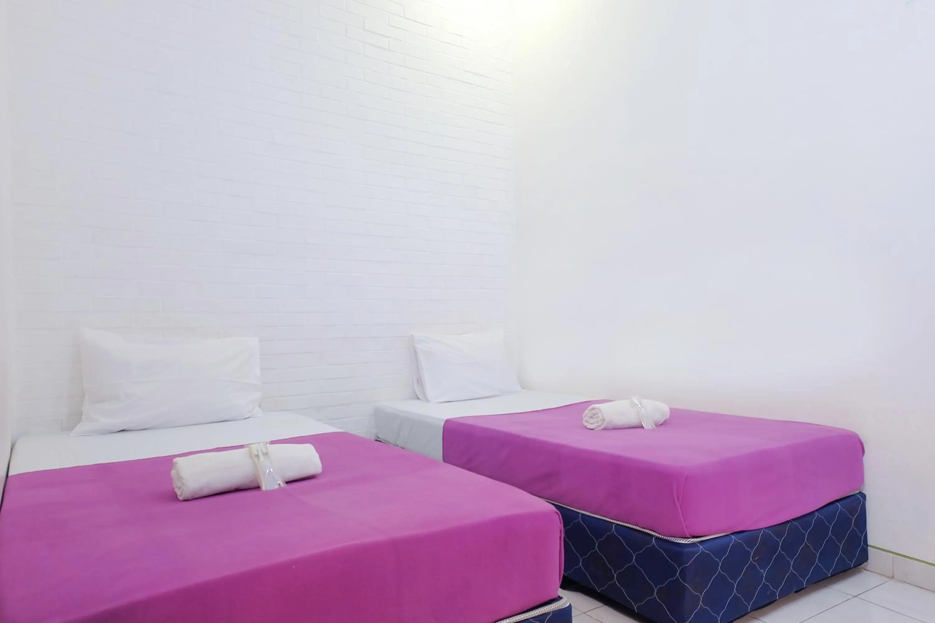 Standard Twin Room in Comvee