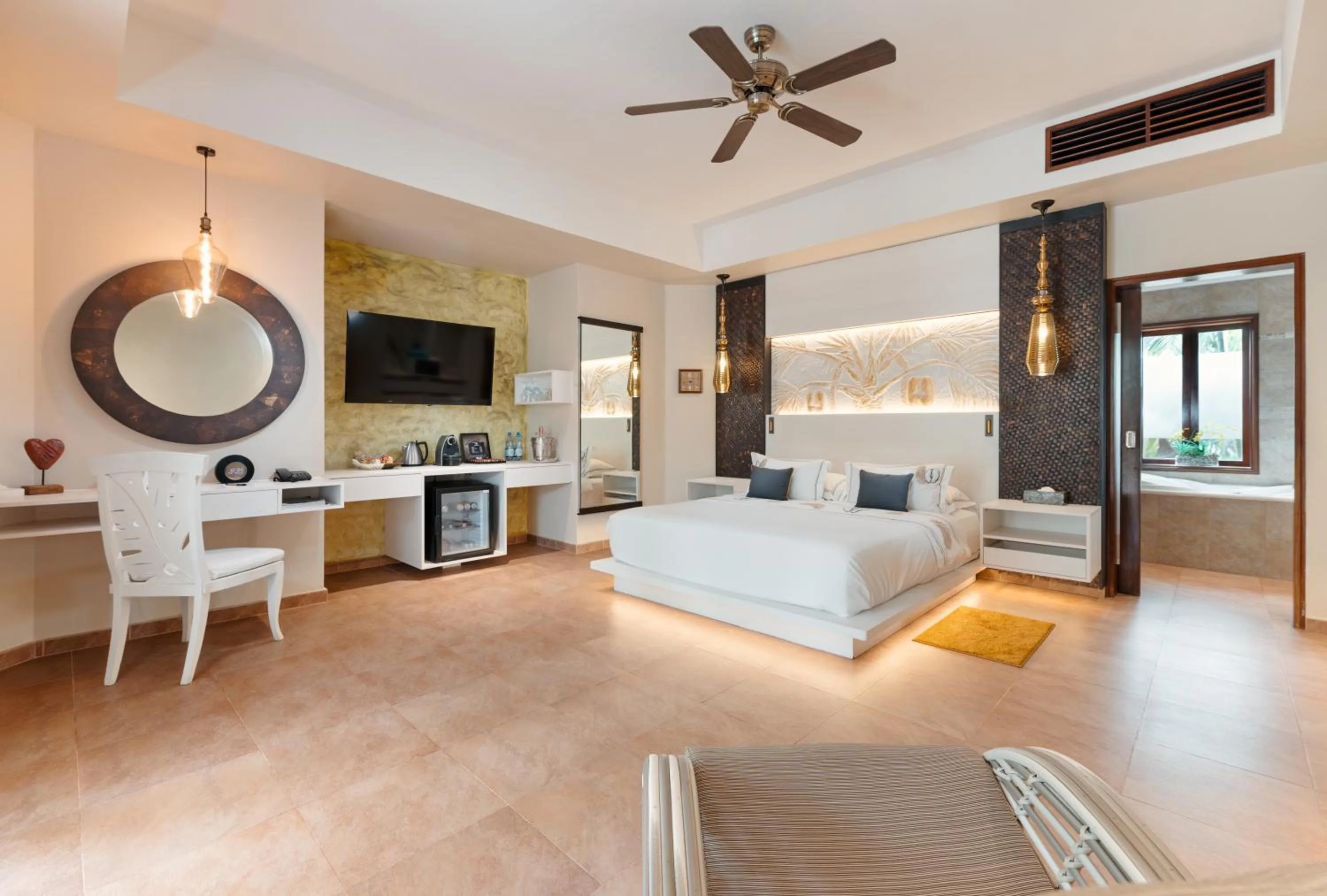 Honeymoon Suite in Hotel Le Duc de Praslin