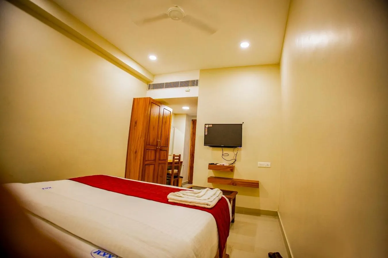 Deluxe Double Room - single occupancy in KKM International