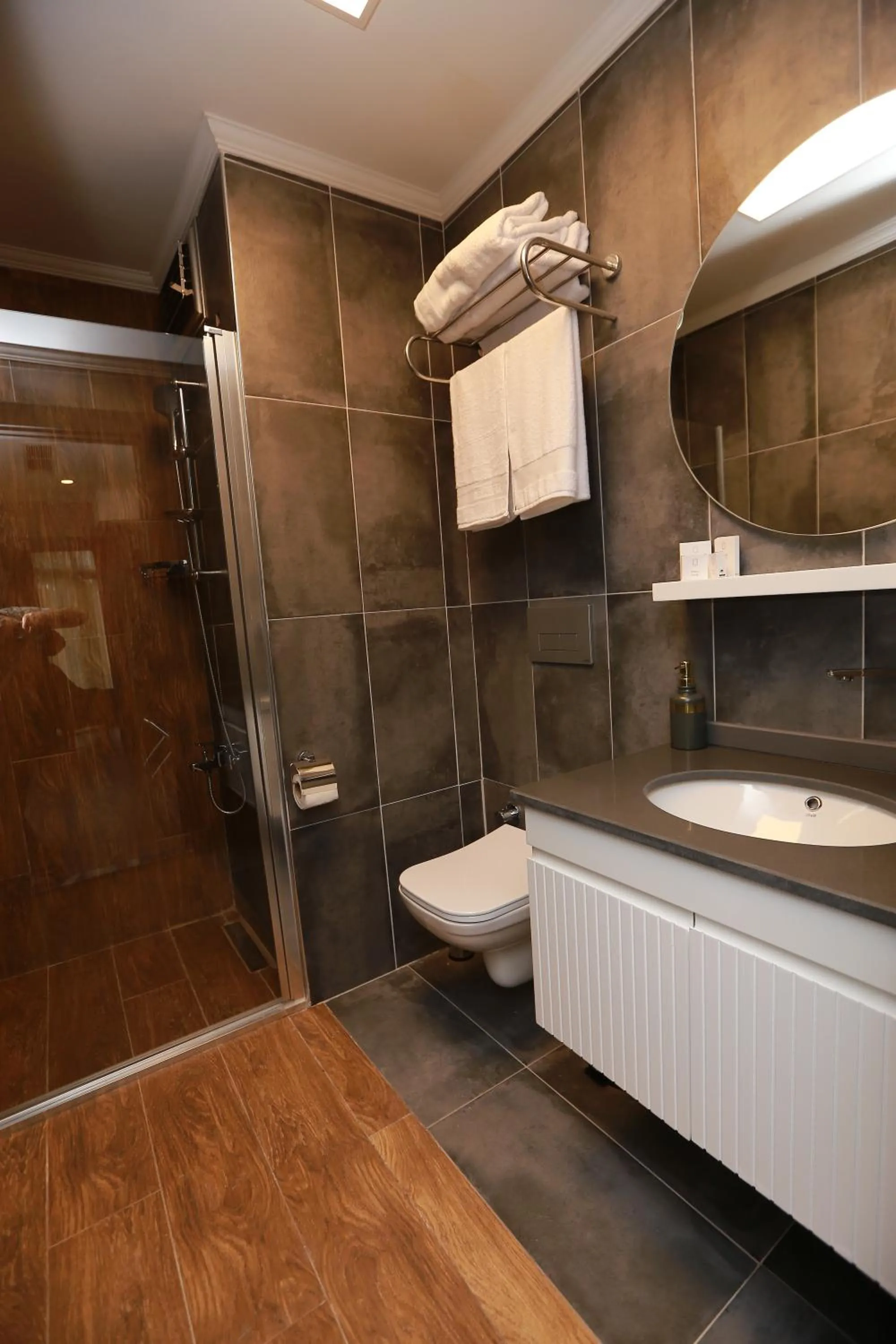 Suite with Sea View - single occupancy in PENTAHOR HOTEL