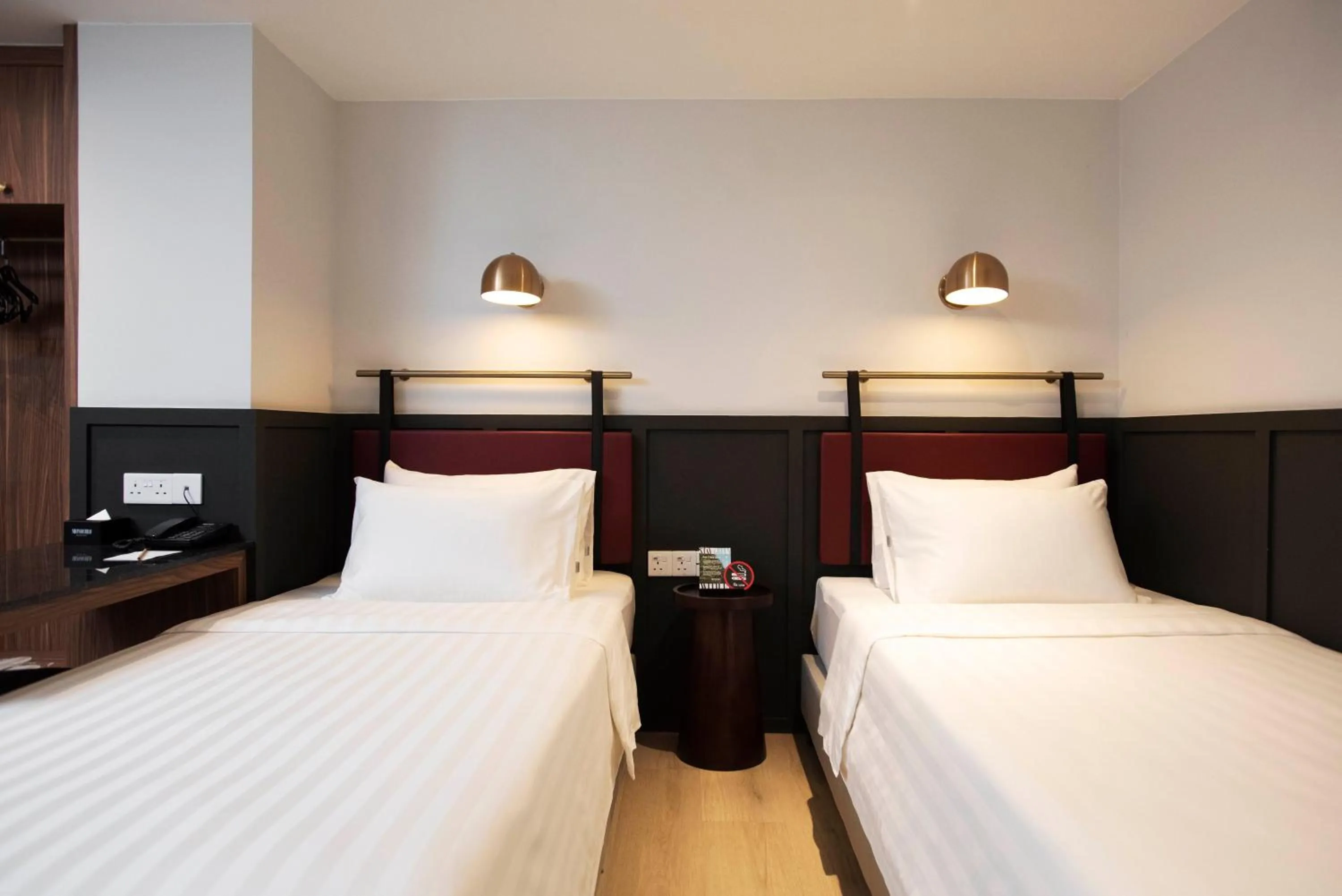 Superior Twin Room in Monocolo Boutique Hotel