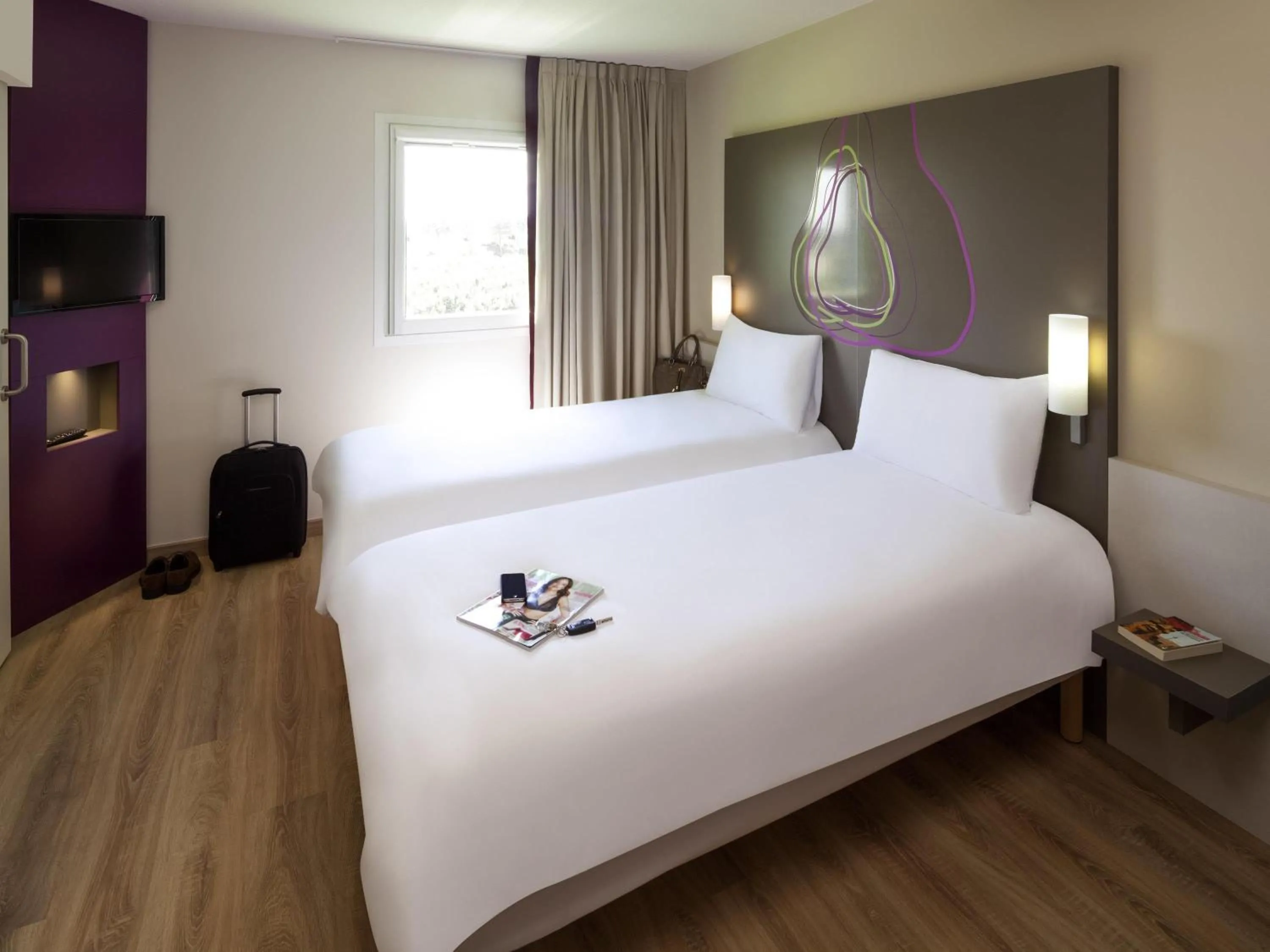 Standard Twin Room in Hotel Ibis Styles Lleida Torrefarrera
