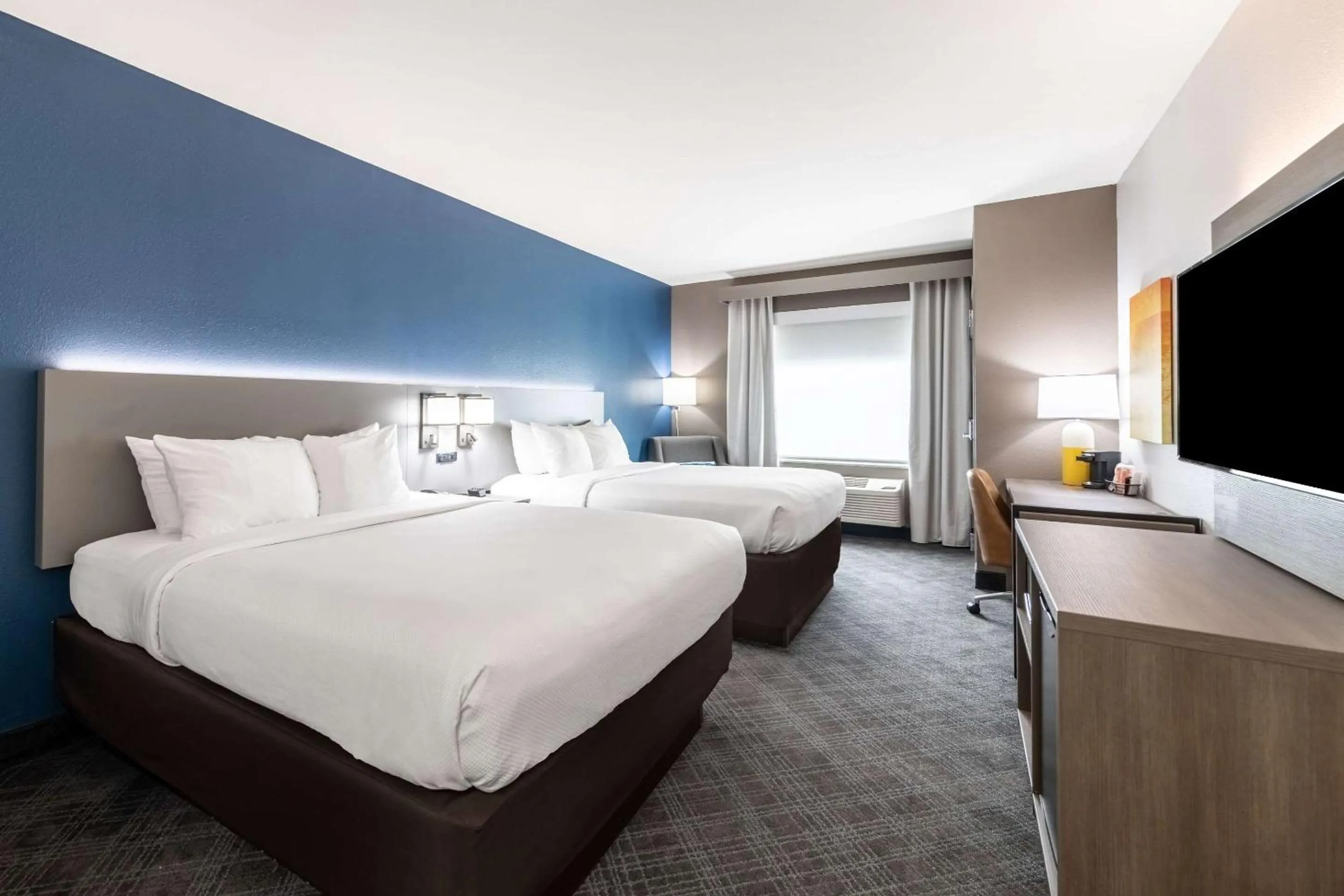 Queen Room with Two Queen Beds - Non-Smoking in Comfort Inn Sylva - Cullowhee