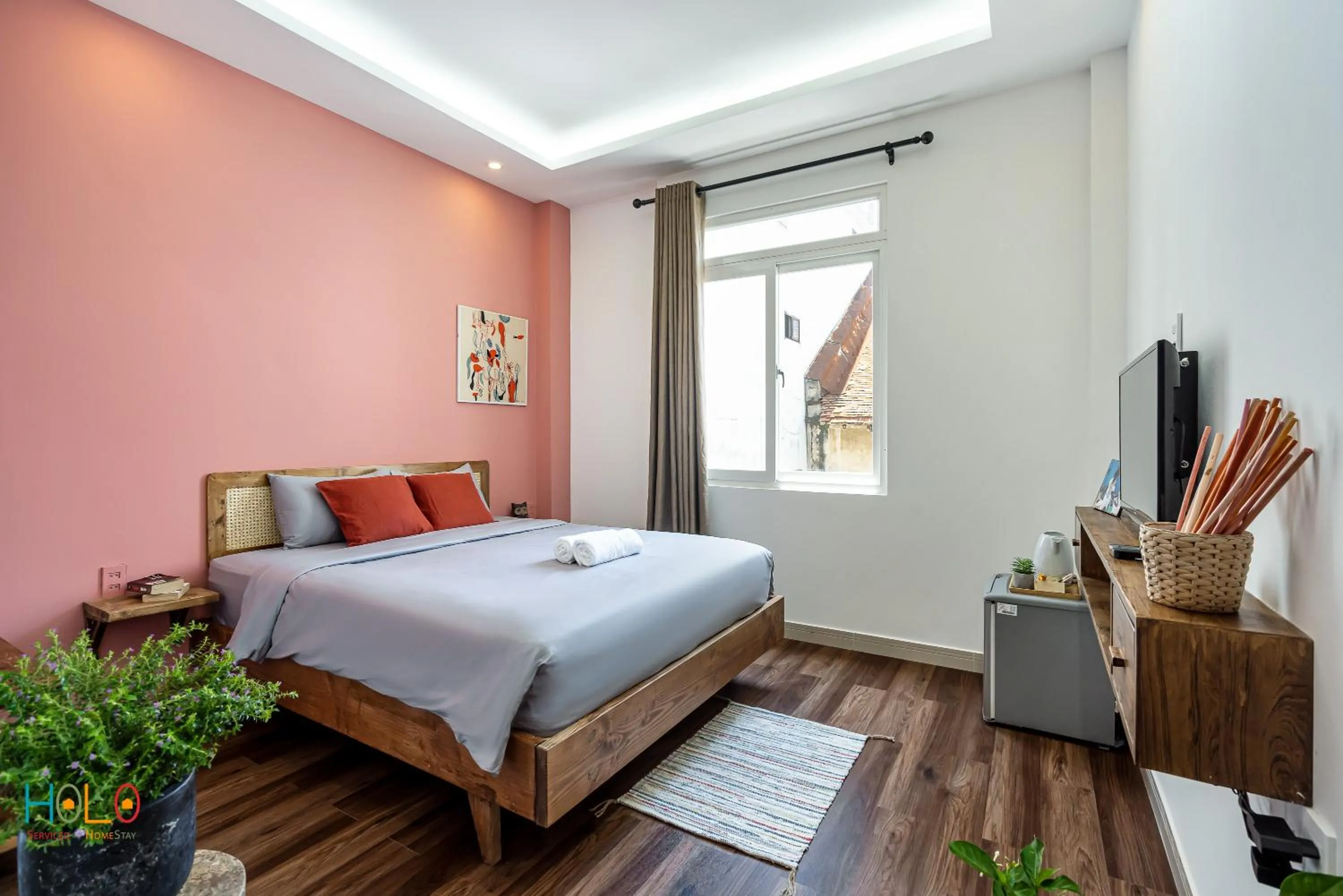 Standard Queen Room in HoLo Central Saigon - Serviced HomeStay