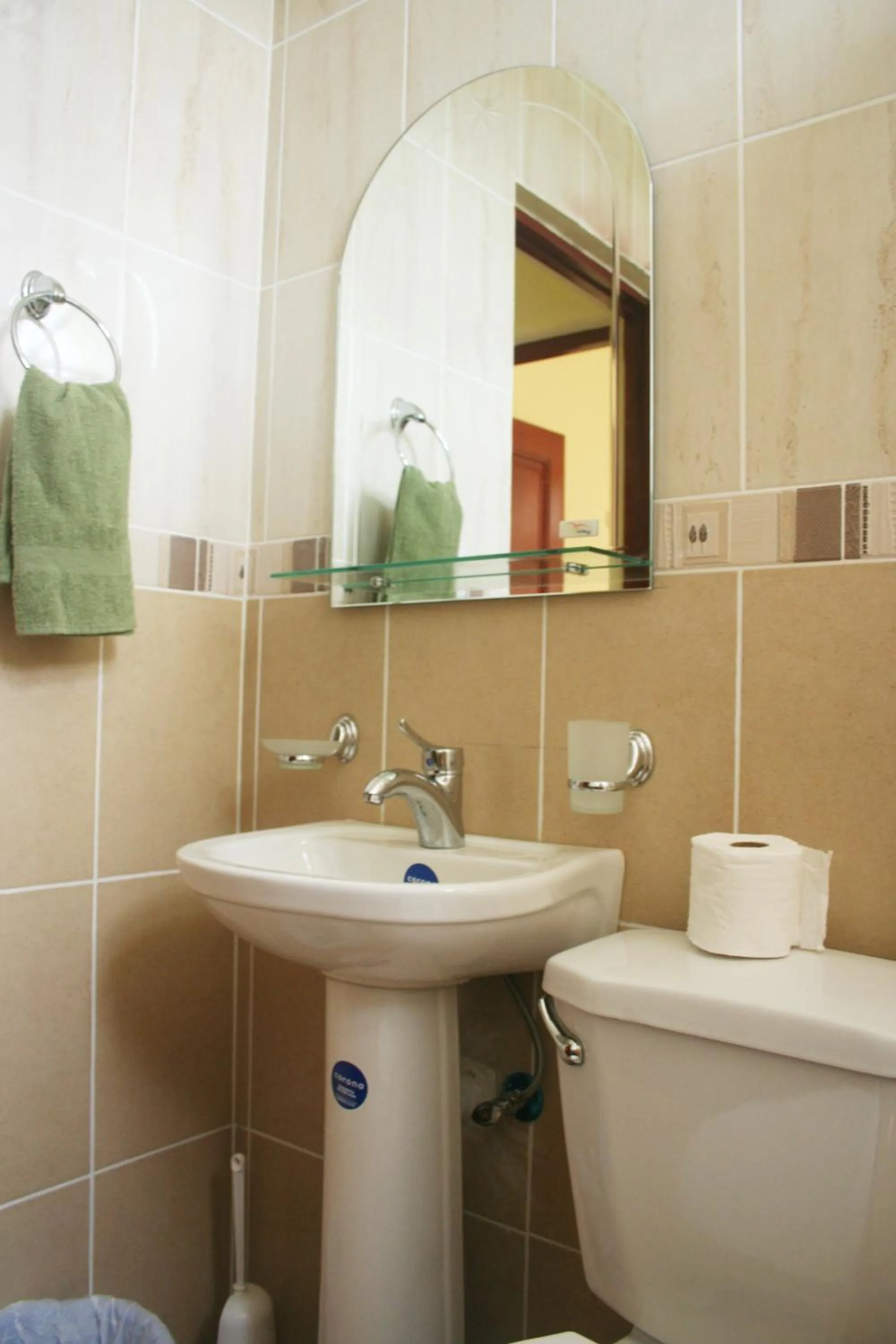 One-Bedroom Apartment with Air Conditioning in Costambar