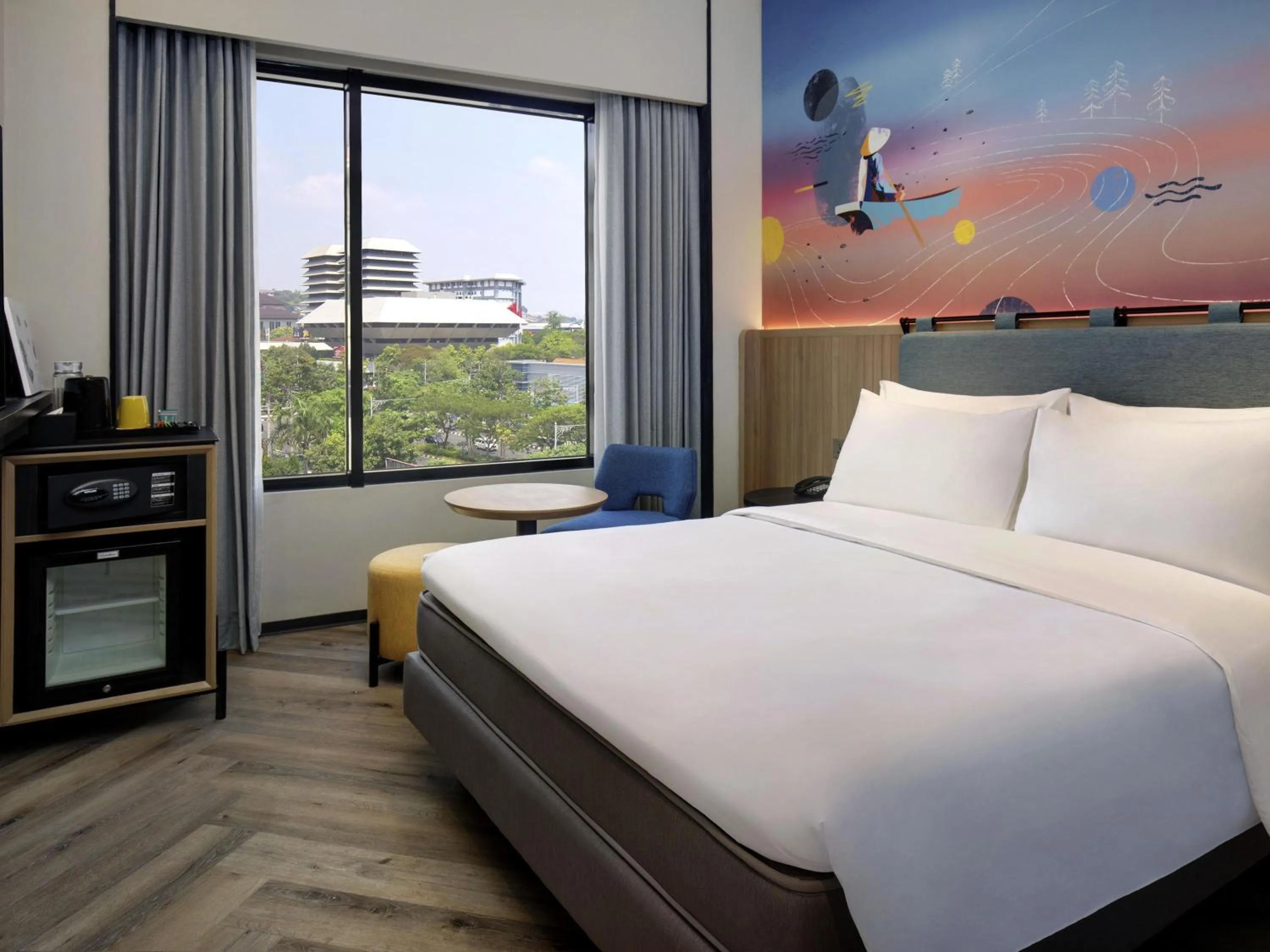 Superior Double Bed City View in ibis Styles Semarang Simpang Lima