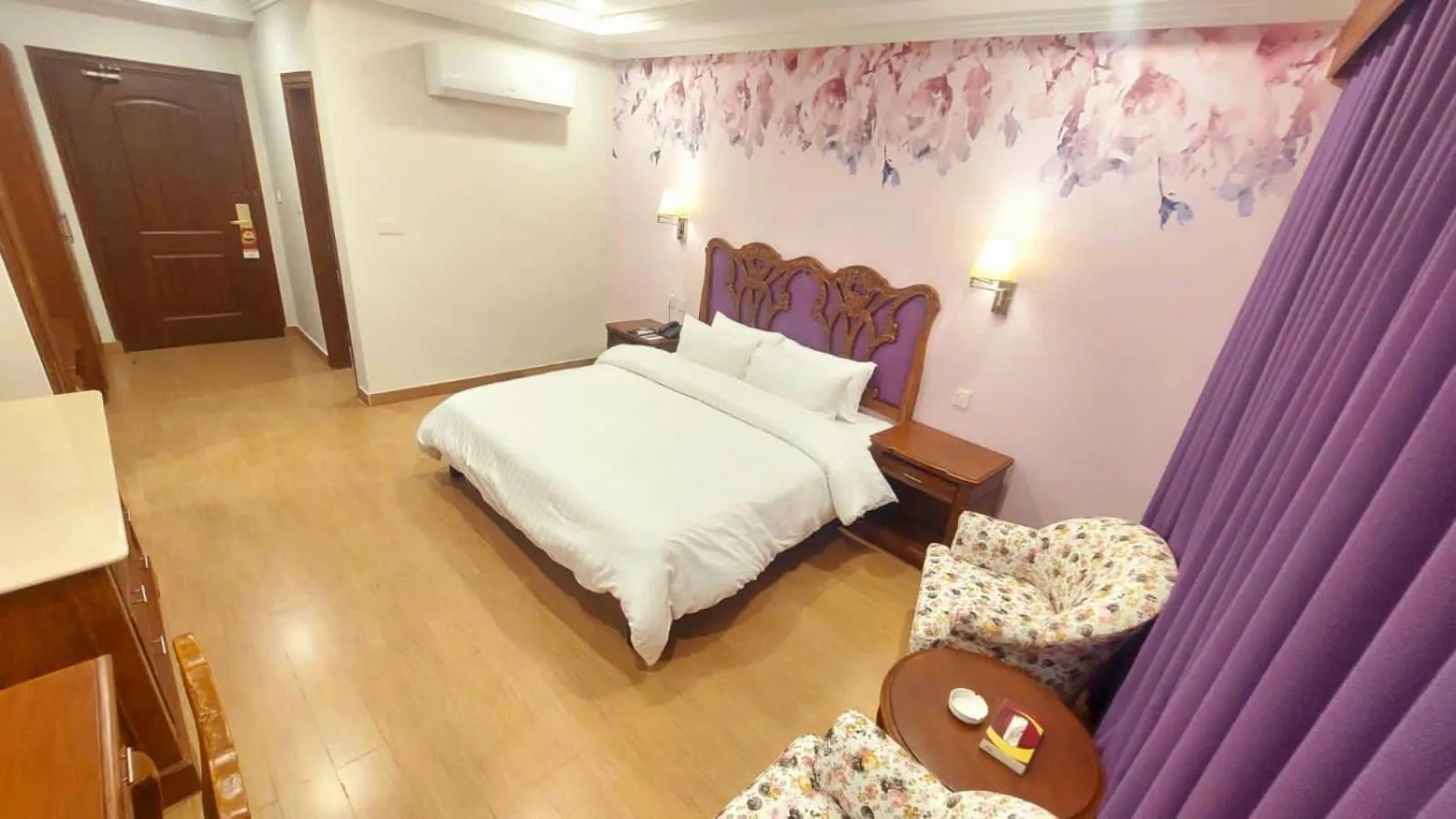 Deluxe King Room in Hotel One Sargodha