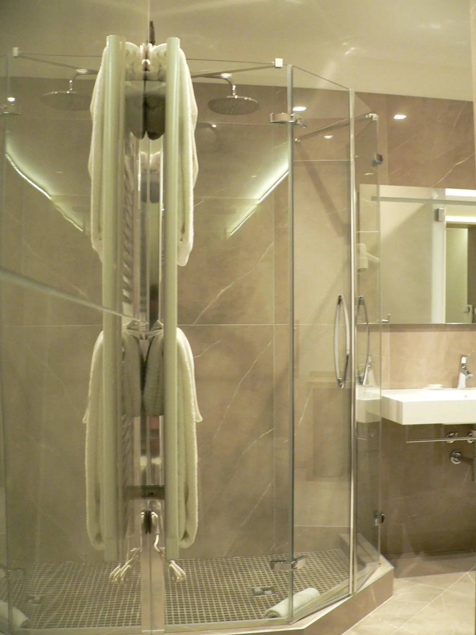 Quadruple Room with Private Bathroom in Hotel Soperga