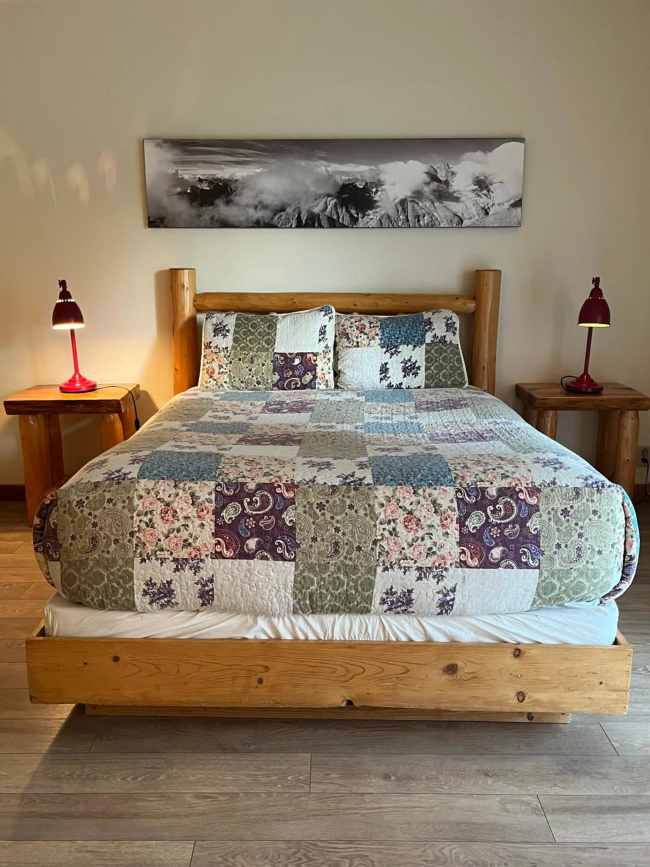 Deluxe Family Room in River Run Inn