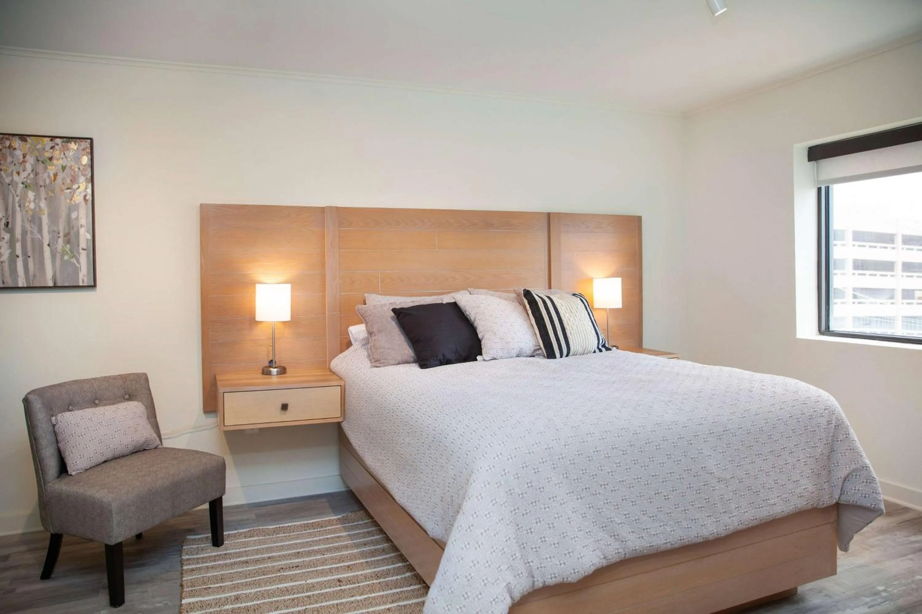 Deluxe Queen Suite - Non-Smoking in Mulberry, a Wyndham Hotel