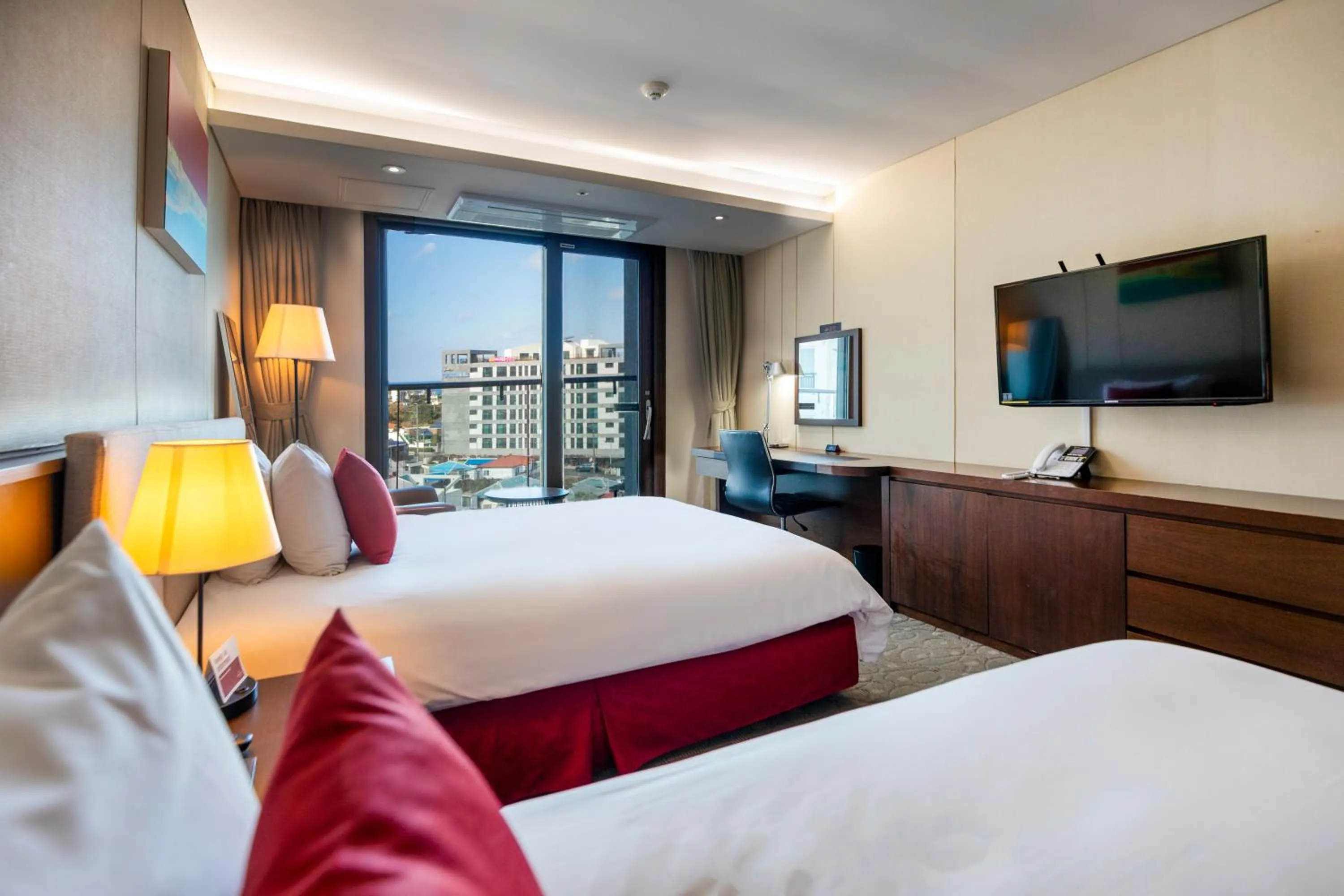 Deluxe Family Twin Room in Ramada by Wyndham Jeju Hamdeok