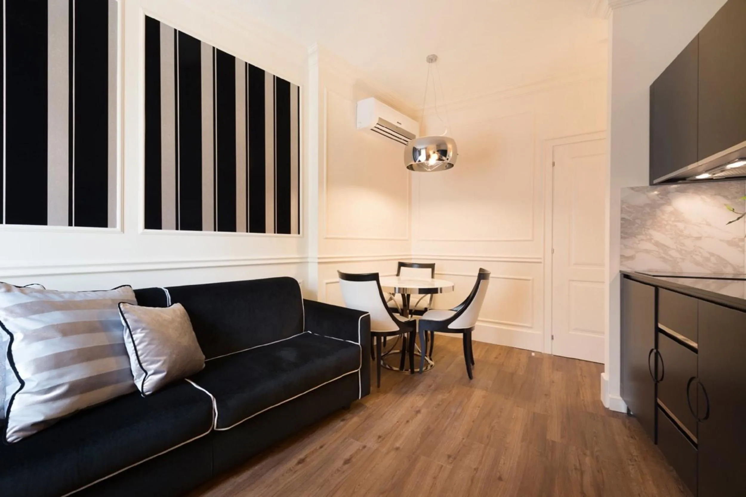 Deluxe One-Bedroom Apartment (3 Adults) in Verona House Aparthotel