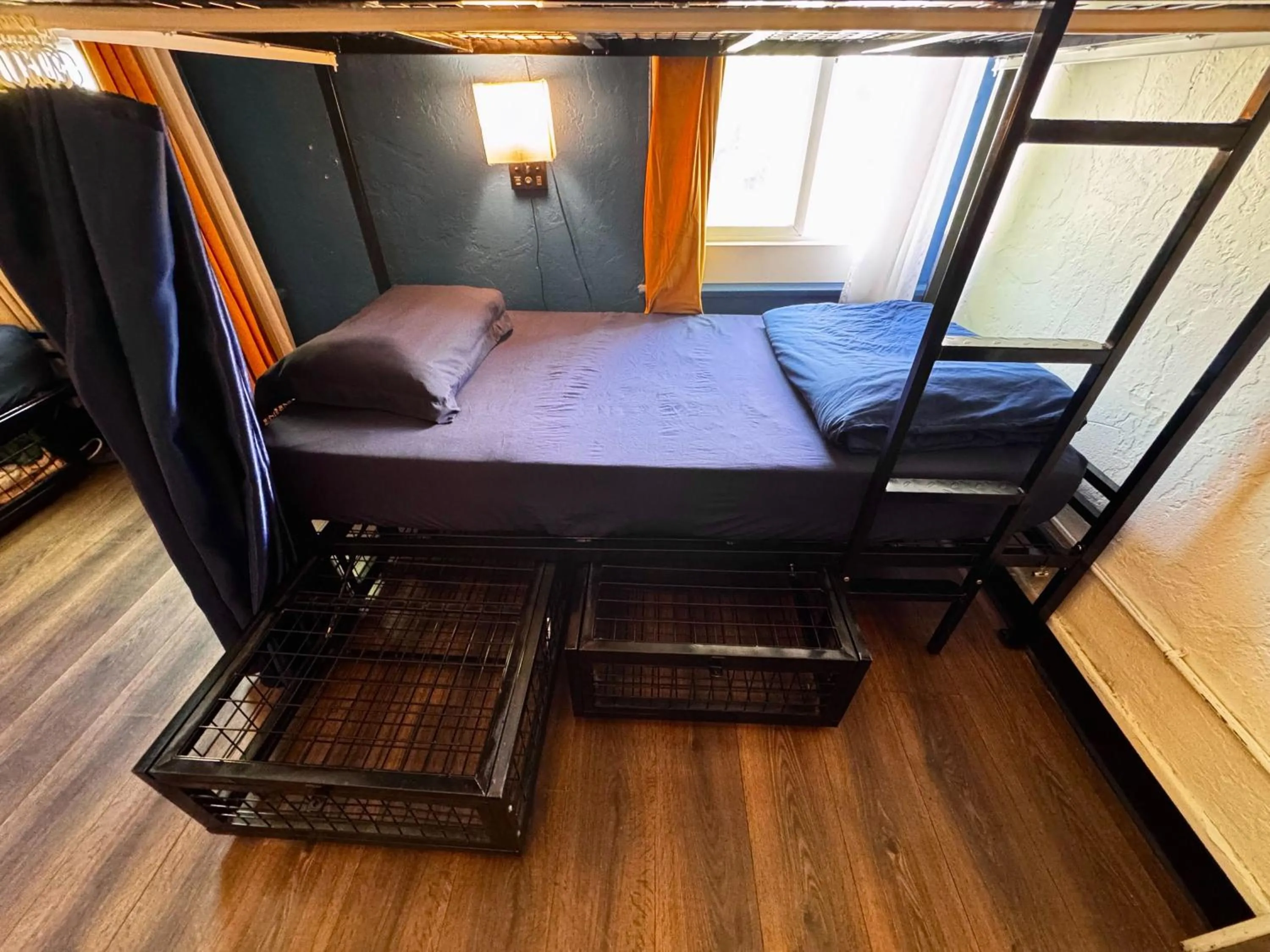 Bed in 6-Bed Female Dormitory Room in ITH San Diego Mission Beach Backpacker Hostel