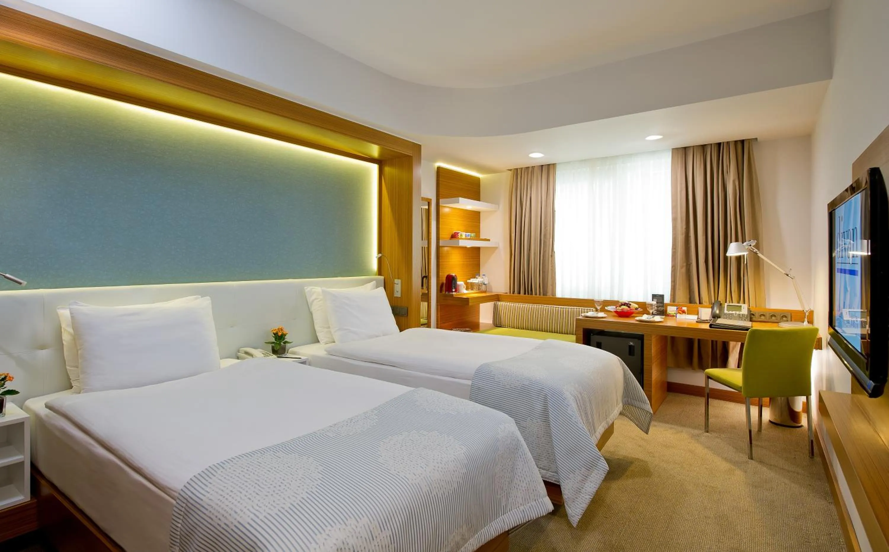 Standard Twin Room in Divan Istanbul City