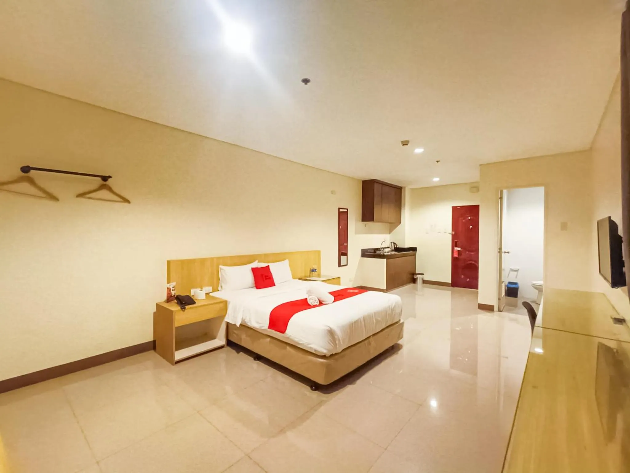 Deluxe Queen Room in Kaizen Suites