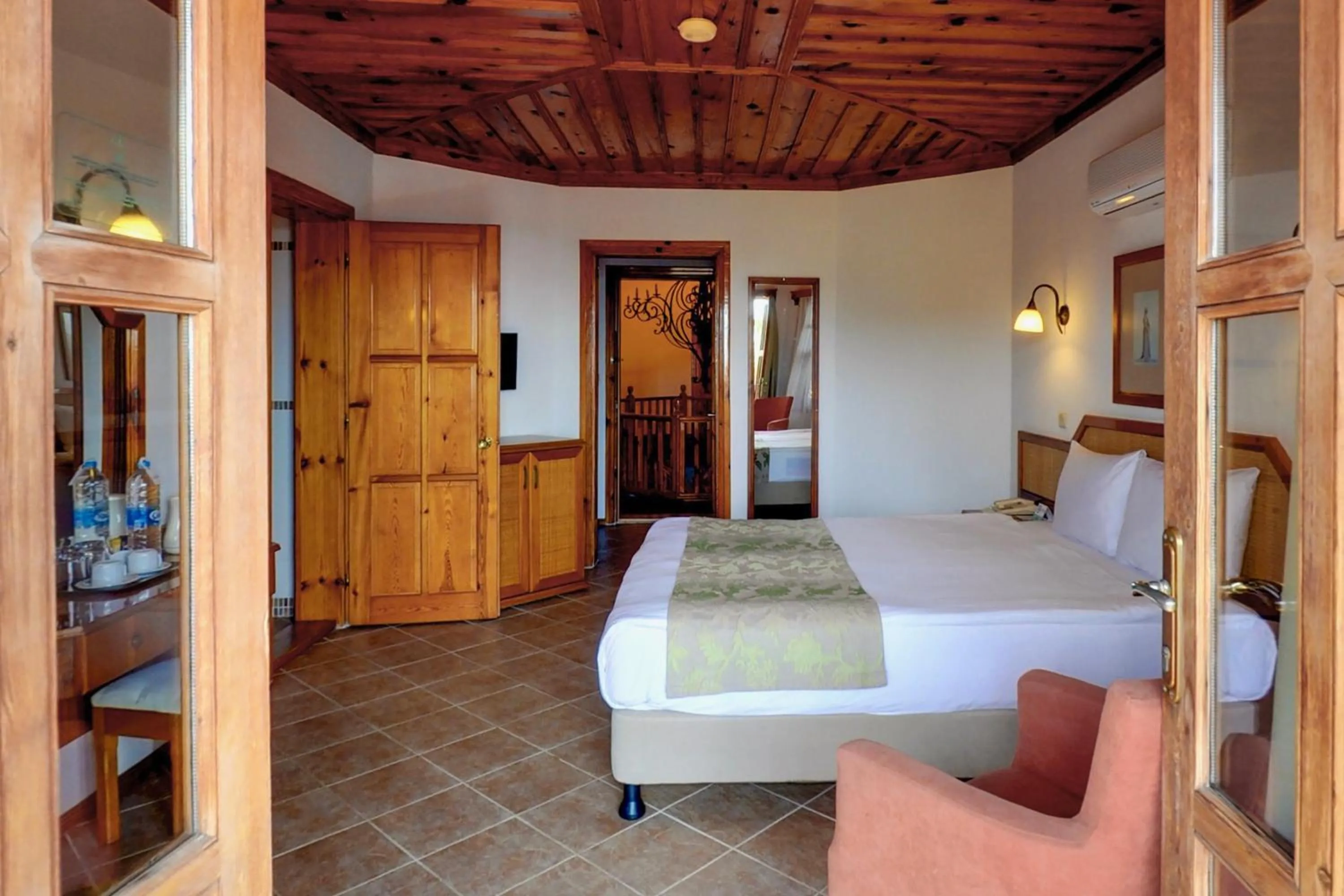 Standard Mountain Room in Montana Pine Resort - All Inclusive