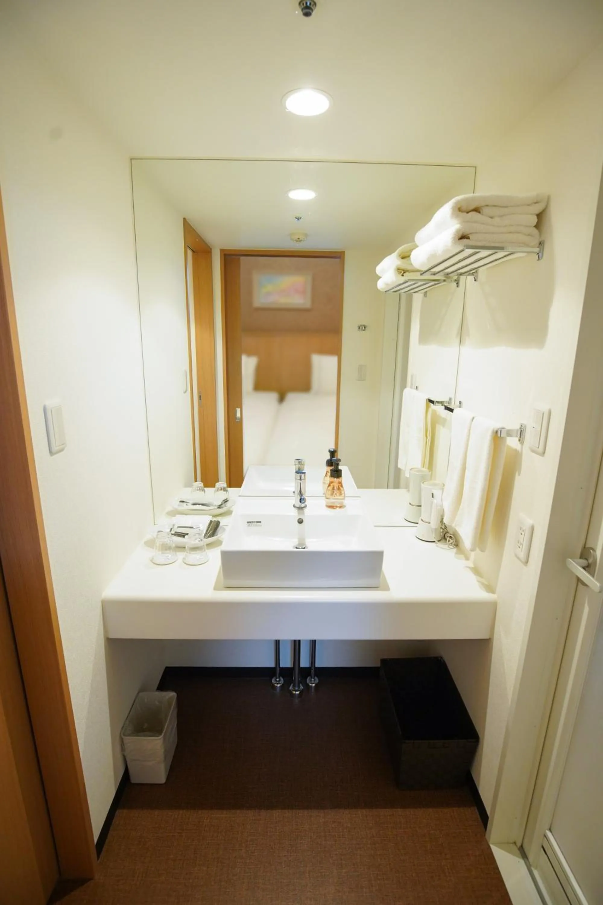 Standard Twin Room - Non-Smoking in Hotel The West Hills Mito