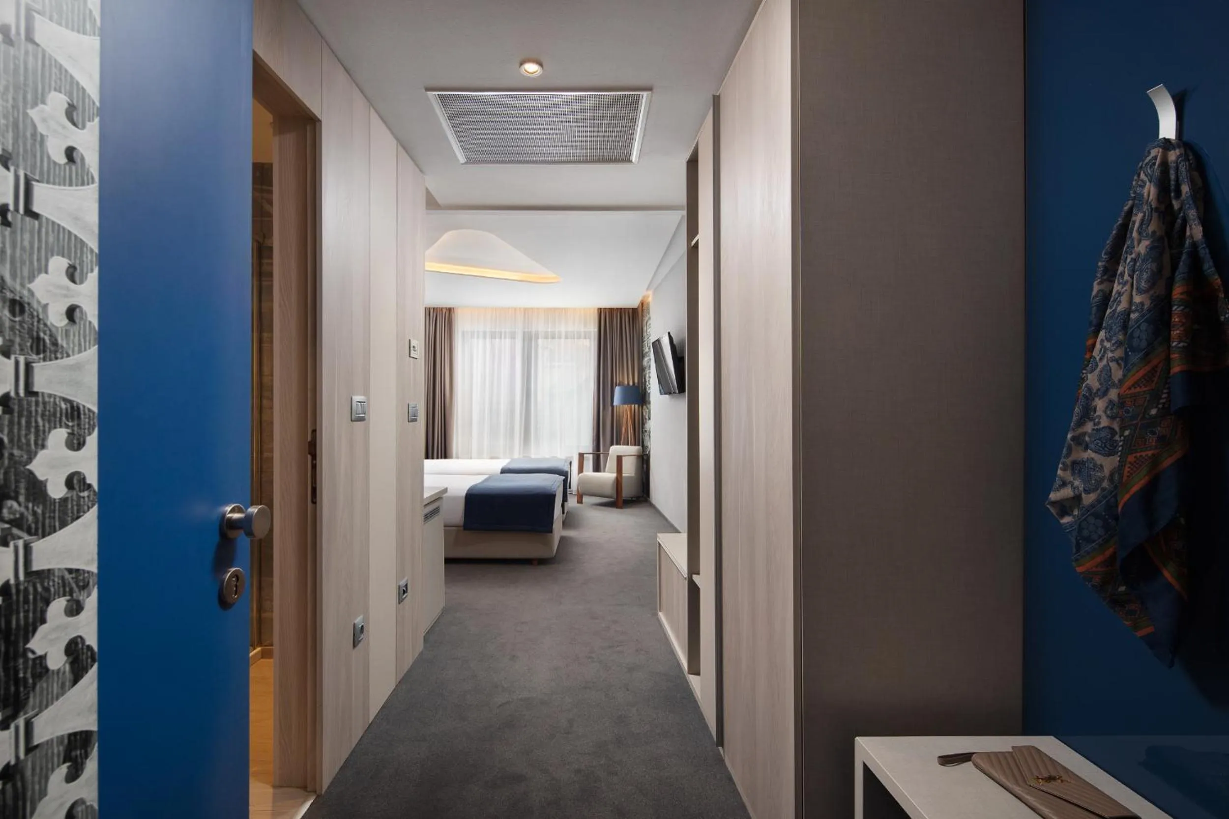 Twin Room in Hotel Colors Inn