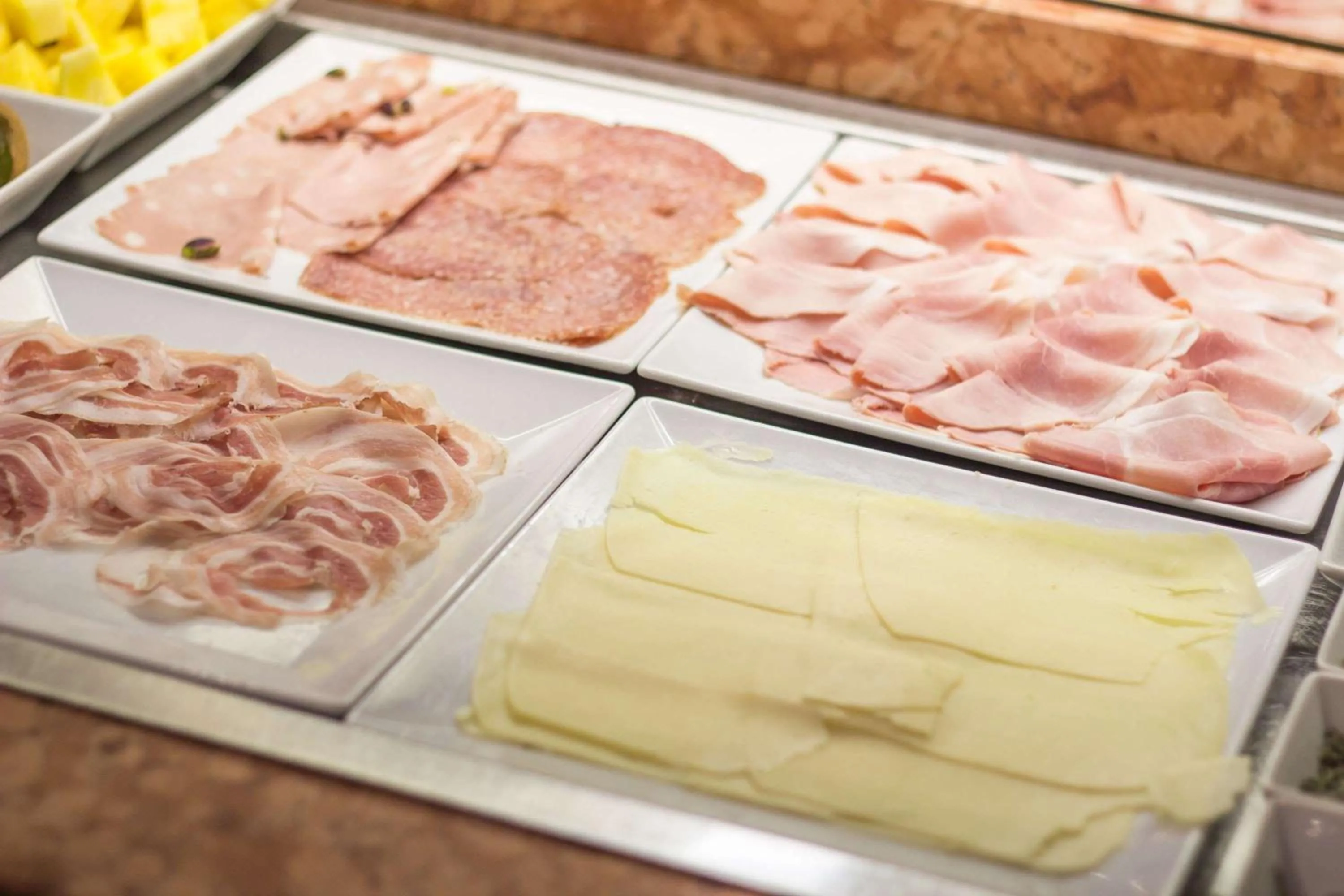 Restaurant/places to eat in Best Western Modena District