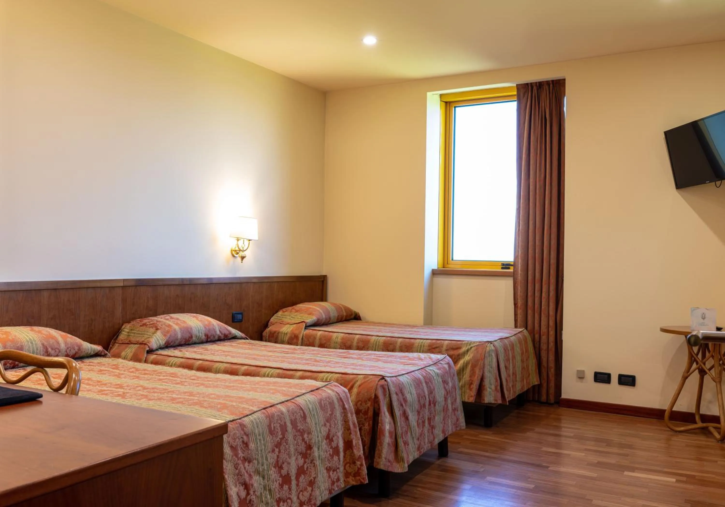 Triple Room in Hotel Tivoli