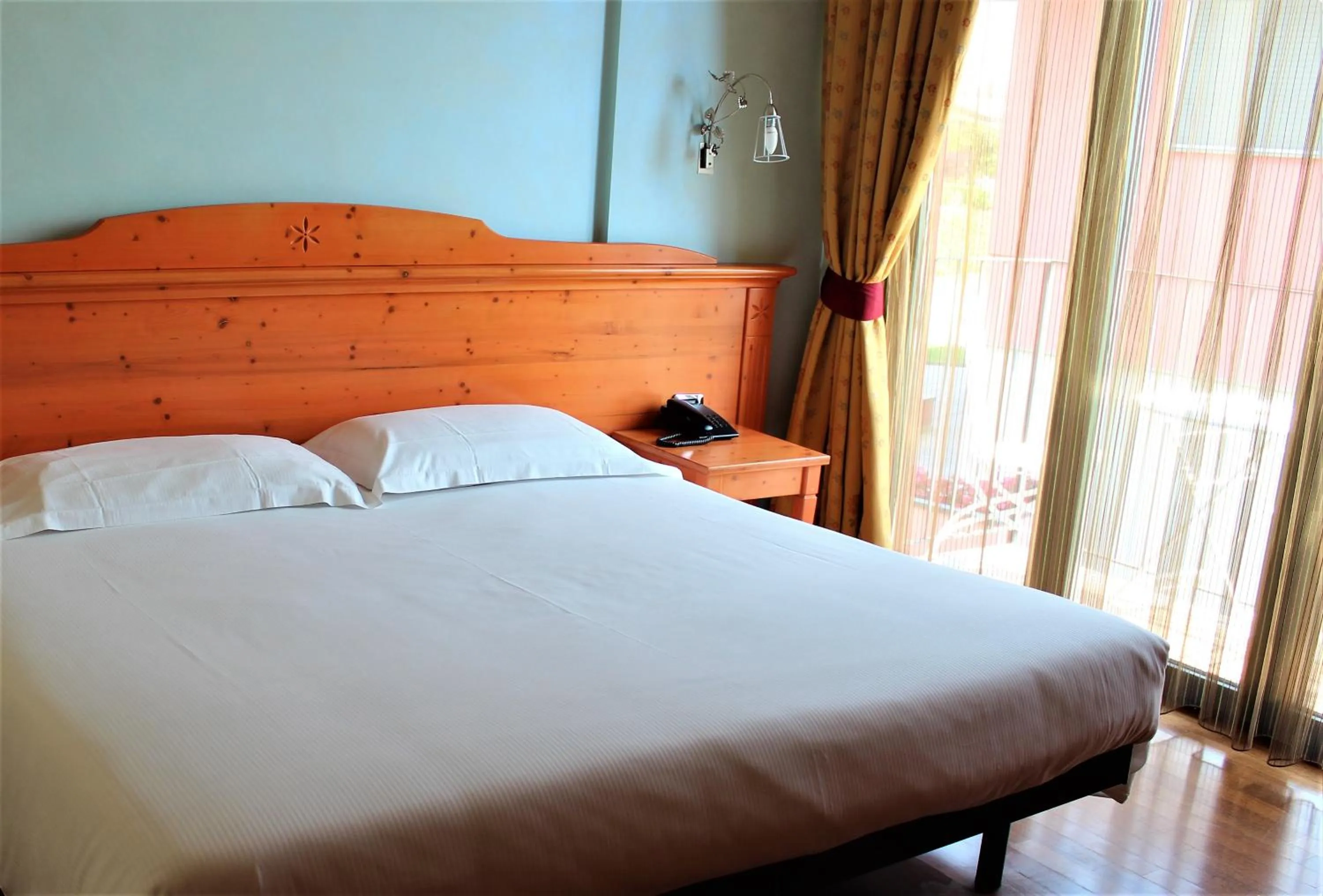 Double Room with Lake View in Hotel Residence Montelago